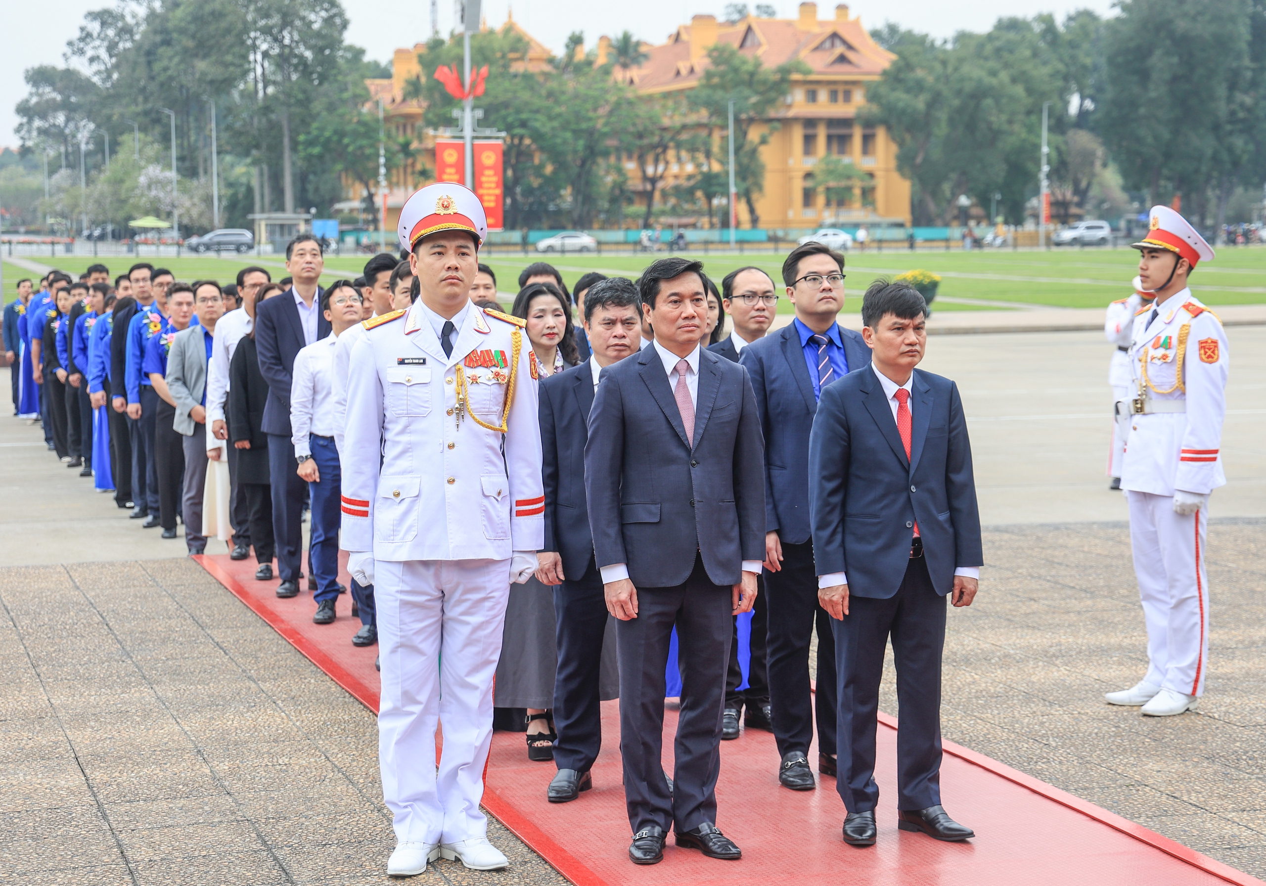 Đảng uỷ Bộ Xây dựng tổ chức kết nạp đảng viên mới tại Lăng Chủ tịch Hồ Chí Minh- Ảnh 25. Đảng uỷ Bộ Xây dựng tổ chức kết nạp đảng viên mới tại Lăng Chủ tịch Hồ Chí Minh- Ảnh 25.