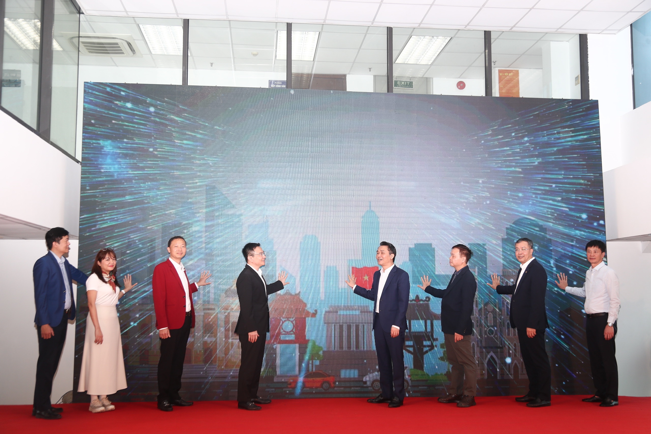 Từ lời “xin chào - cảm ơn”, Hà Nội nâng tầm dịch vụ vận tải công cộng- Ảnh 1. Từ lời “xin chào - cảm ơn”, Hà Nội nâng tầm dịch vụ vận tải công cộng- Ảnh 1.