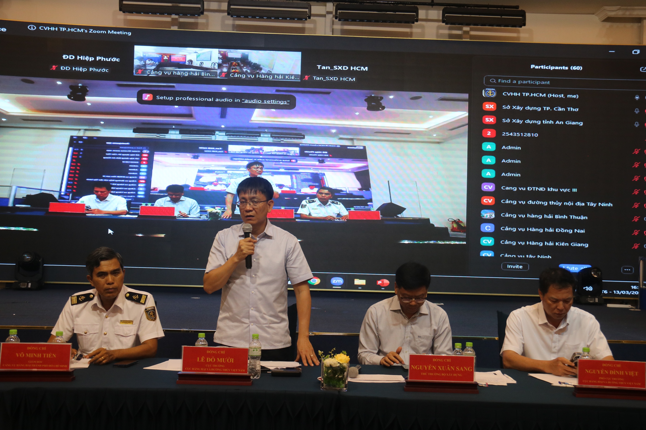 Thứ trưởng Nguyễn Xuân Sang: Không tăng giá dịch vụ hàng hải, ưu tiên tàu chở xăng dầu- Ảnh 2. Thứ trưởng Nguyễn Xuân Sang: Không tăng giá dịch vụ hàng hải, ưu tiên tàu chở xăng dầu- Ảnh 2.