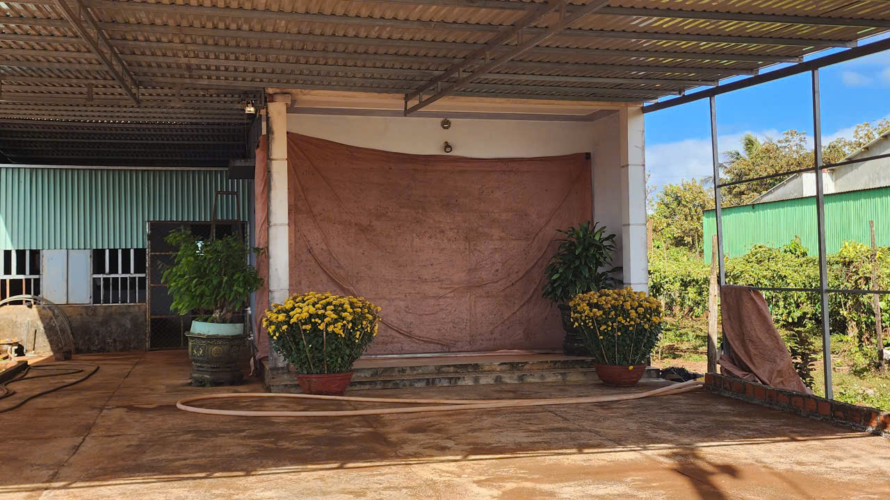 Gia Lai: Bụi đất khi thi c&ocirc;ng mặt bằng khu c&ocirc;ng nghiệp tr&agrave;n ra đường, bay v&agrave;o nh&agrave; d&acirc;n- Ảnh 7.