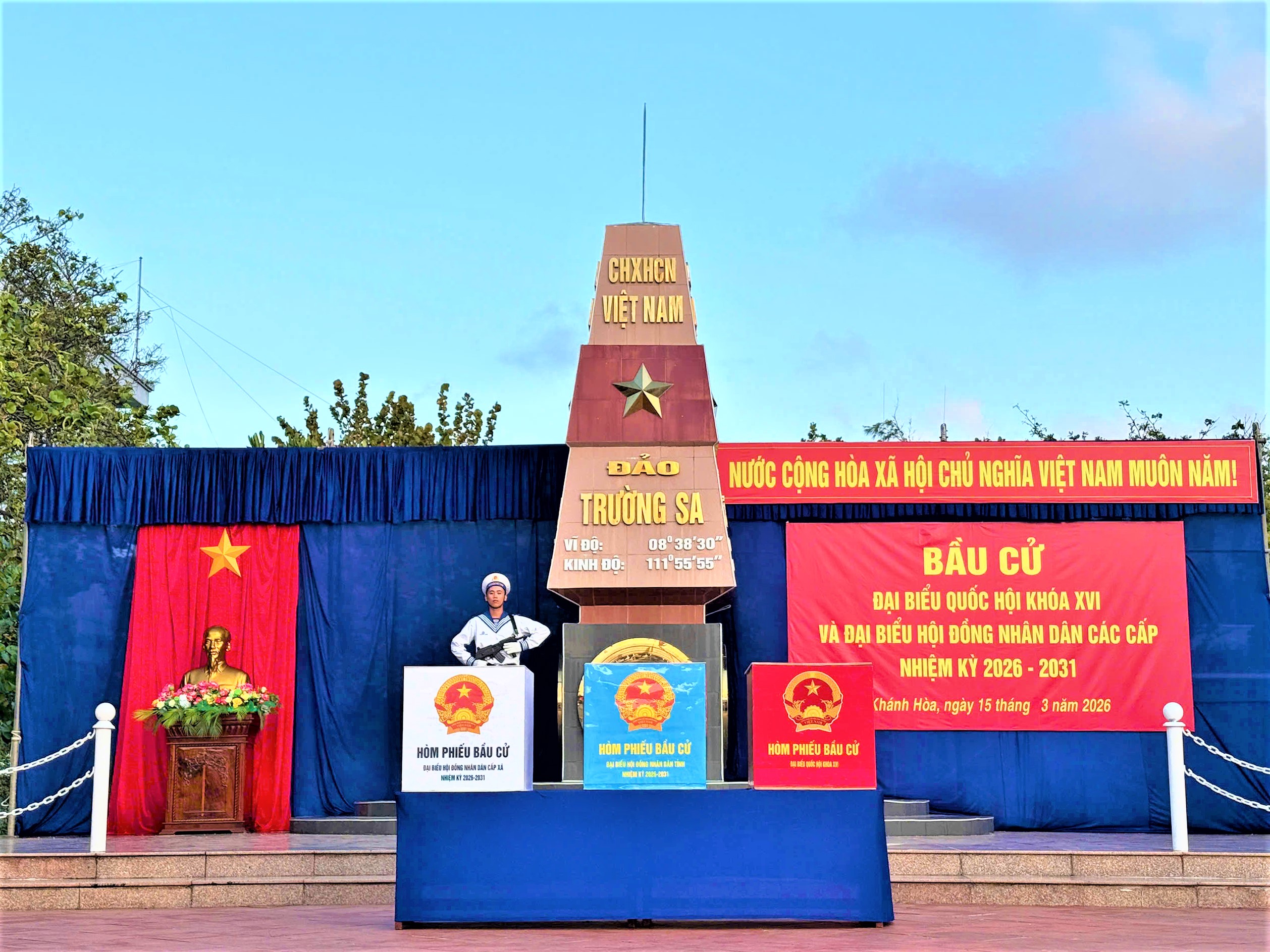 Tưng bừng Ngày hội non sông trên đảo Trường Sa- Ảnh 4. Tưng bừng Ngày hội non sông trên đảo Trường Sa- Ảnh 4.