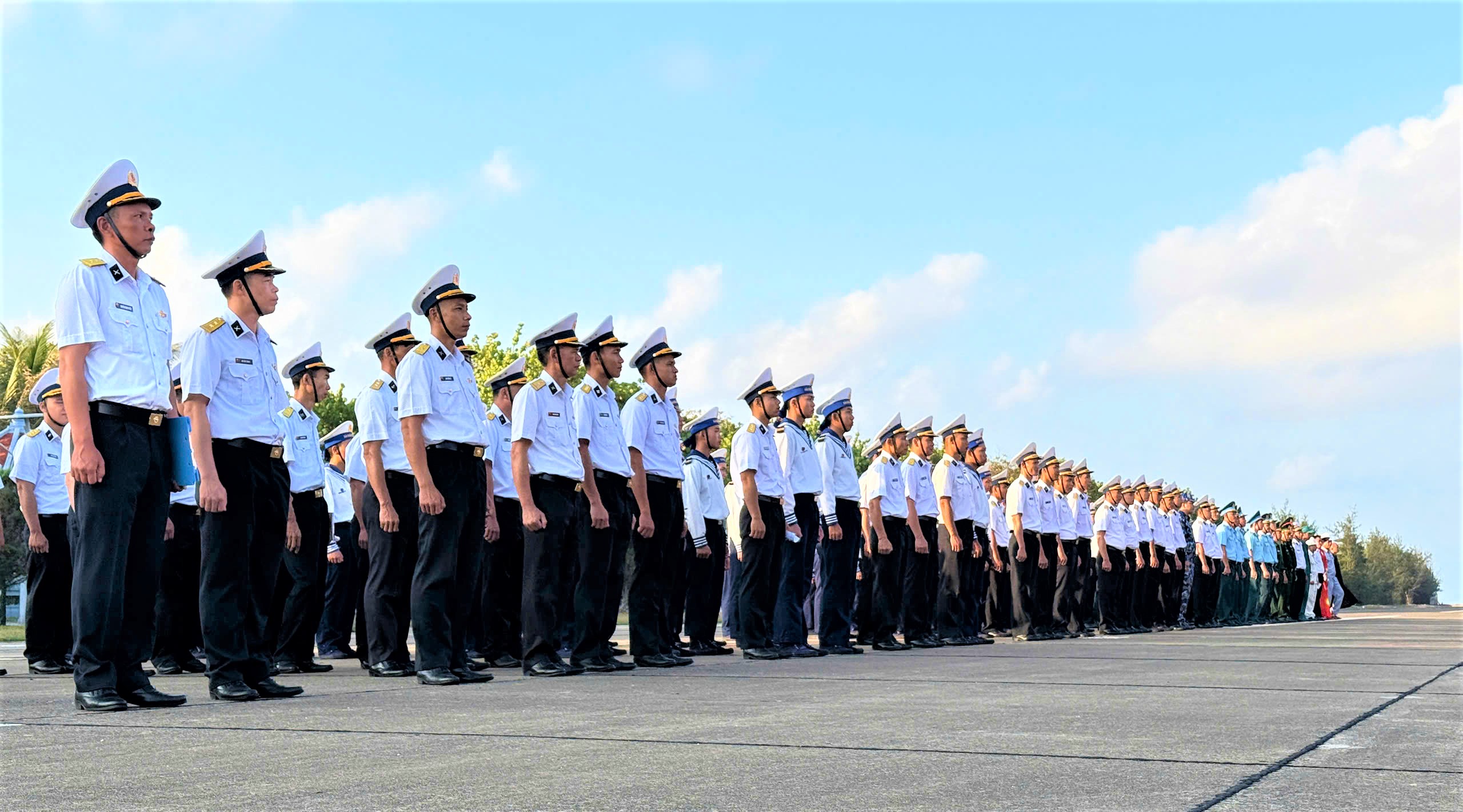 Tưng bừng Ngày hội non sông trên đảo Trường Sa- Ảnh 6. Tưng bừng Ngày hội non sông trên đảo Trường Sa- Ảnh 6.