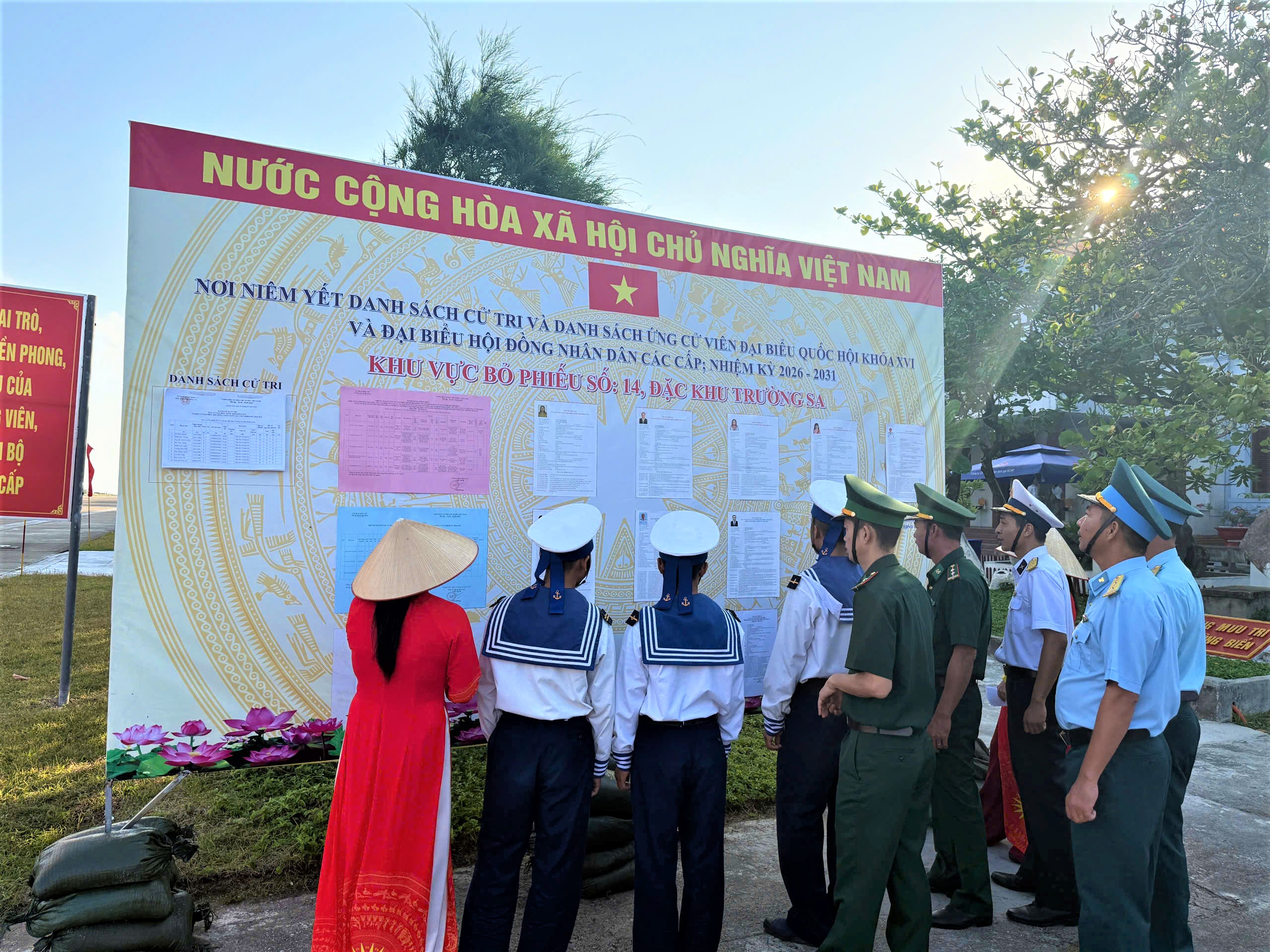 Tưng bừng Ngày hội non sông trên đảo Trường Sa- Ảnh 9. Tưng bừng Ngày hội non sông trên đảo Trường Sa- Ảnh 9.