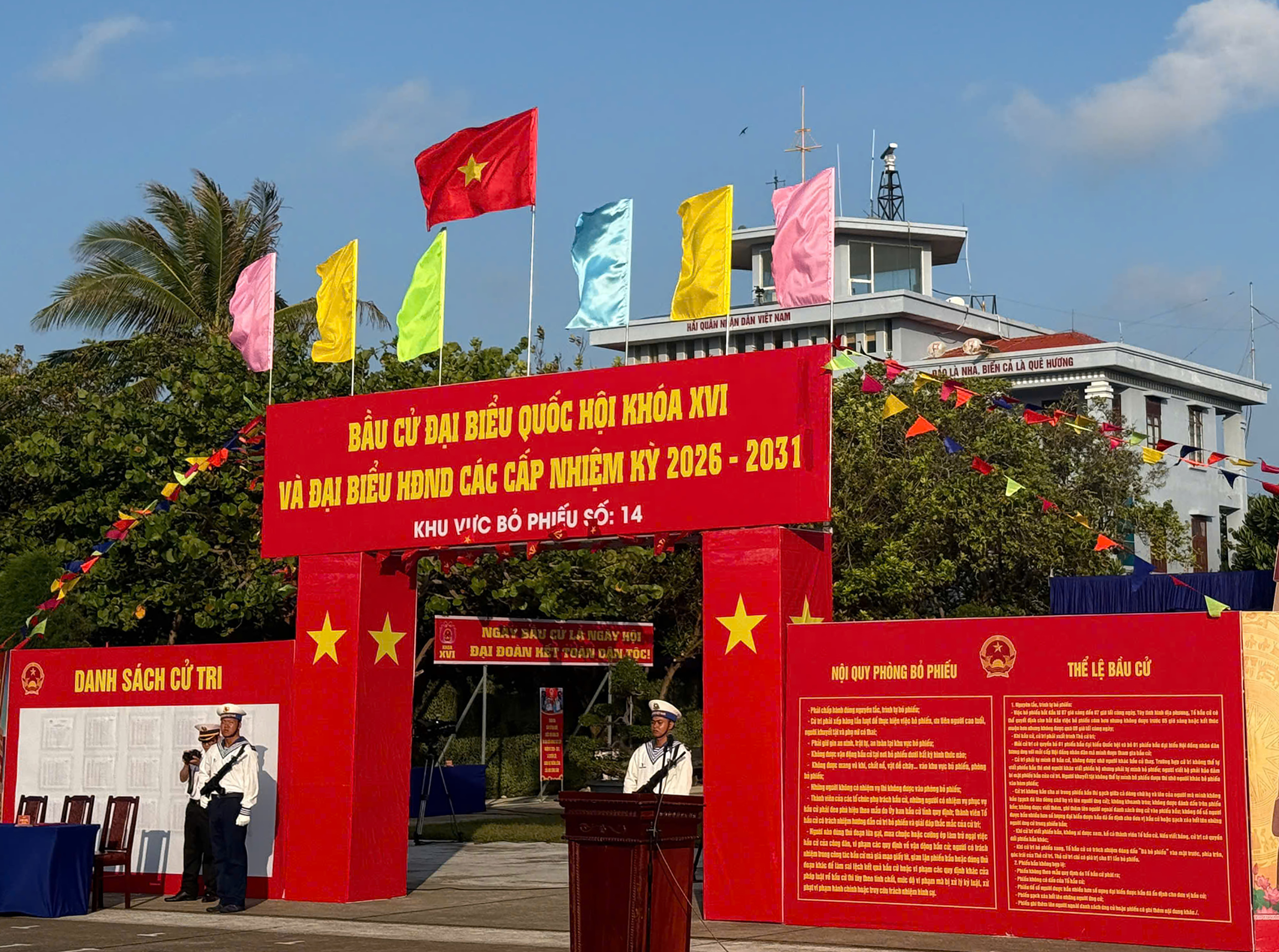 Tưng bừng Ngày hội non sông trên đảo Trường Sa- Ảnh 2. Tưng bừng Ngày hội non sông trên đảo Trường Sa- Ảnh 2.