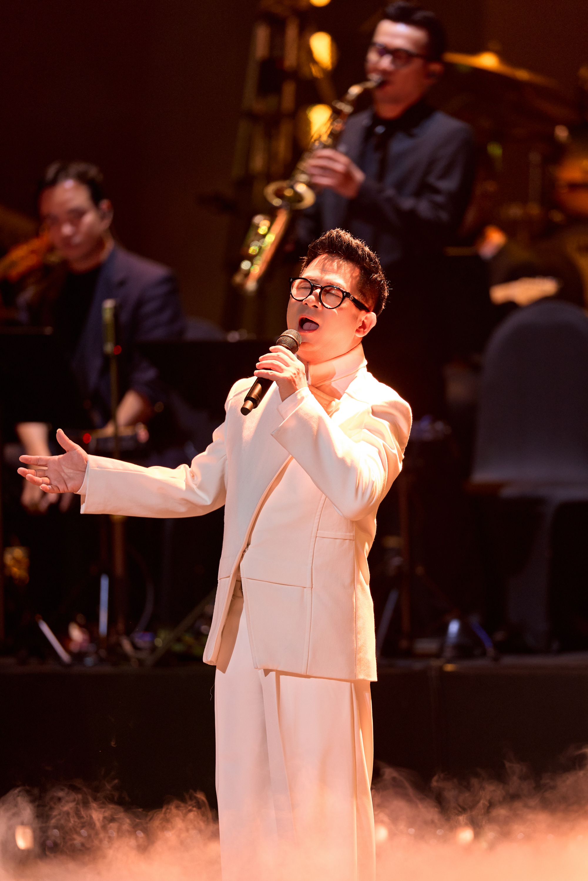 Bằng Kiều, Tuấn Hưng, Tú Dưa cùng khán giả trở lại thanh xuân- Ảnh 3. Bằng Kiều, Tuấn Hưng, Tú Dưa cùng khán giả trở lại thanh xuân- Ảnh 3.