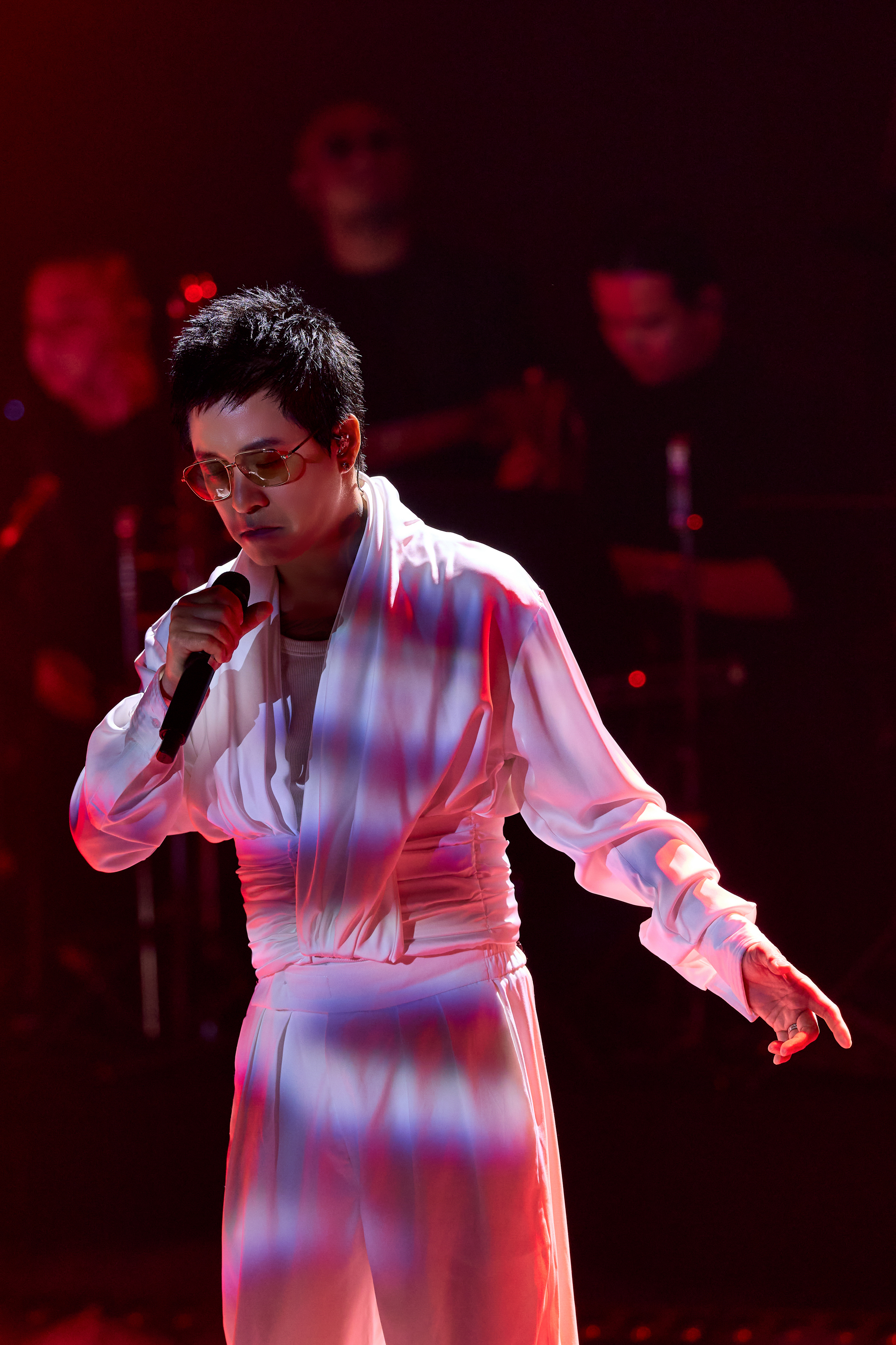 Bằng Kiều, Tuấn Hưng, Tú Dưa cùng khán giả trở lại thanh xuân- Ảnh 4. Bằng Kiều, Tuấn Hưng, Tú Dưa cùng khán giả trở lại thanh xuân- Ảnh 4.