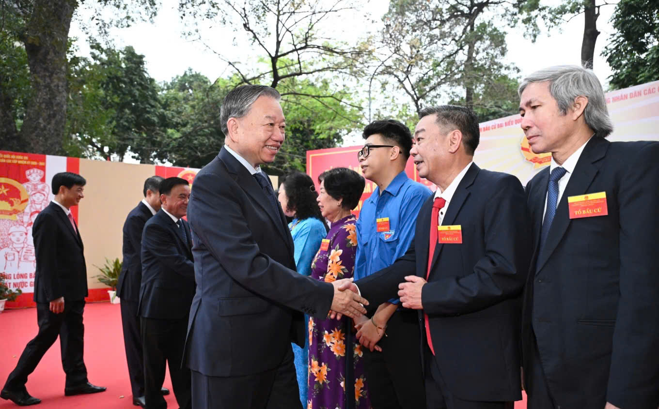 Chùm ảnh: Các đồng chí lãnh đạo Đảng, Nhà nước thực hiện quyền cử tri- Ảnh 2. Chùm ảnh: Các đồng chí lãnh đạo Đảng, Nhà nước thực hiện quyền cử tri- Ảnh 2.