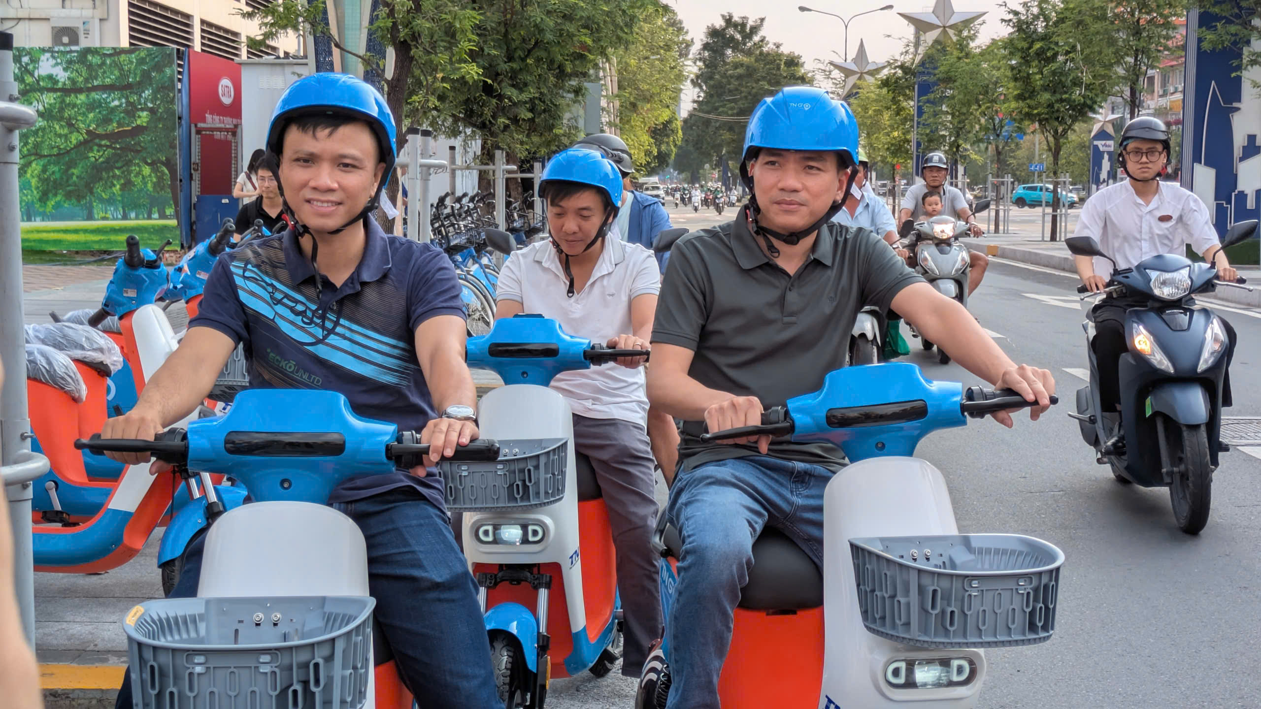 Người dân TP.HCM hào hứng trải nghiệm xe đạp điện công cộng- Ảnh 2. Người dân TP.HCM hào hứng trải nghiệm xe đạp điện công cộng- Ảnh 2.