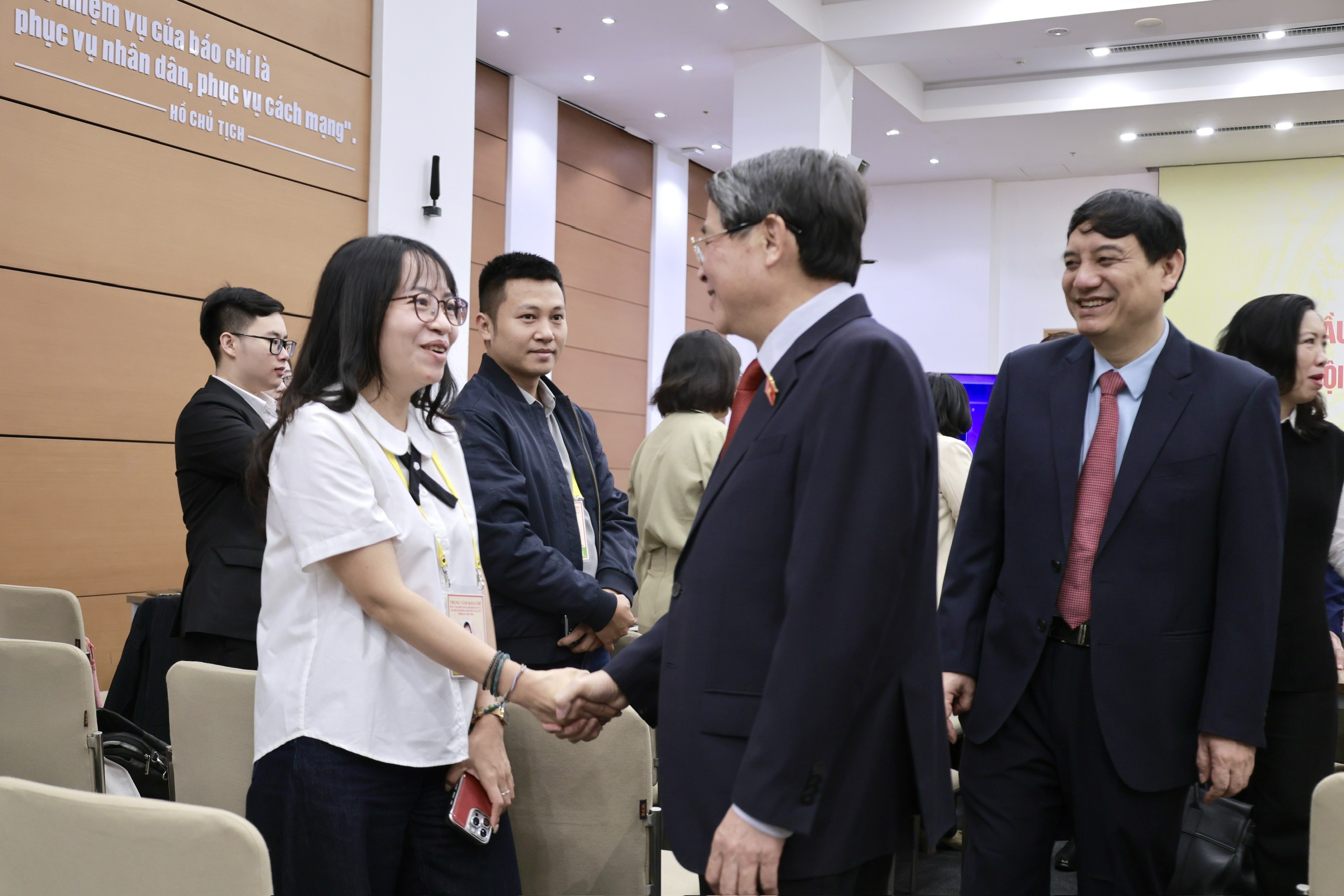 Sẽ cập nhật kết quả và tiến độ bầu cử trên toàn quốc định kỳ 2 tiếng/lần- Ảnh 4. Sẽ cập nhật kết quả và tiến độ bầu cử trên toàn quốc định kỳ 2 tiếng/lần- Ảnh 4.