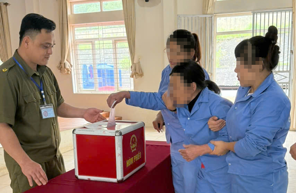 H&ograve;m phiếu bầu cử ở những nơi "đặc biệt" tại Thanh H&oacute;a- Ảnh 4.