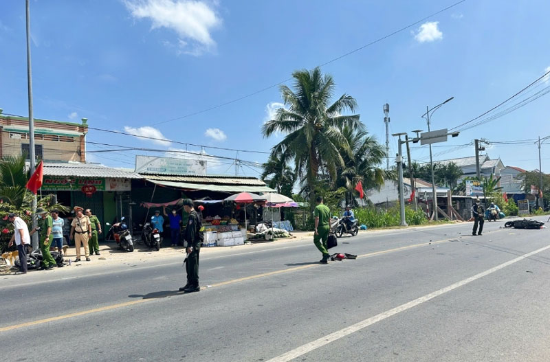 Hiện trường vụ tai nạn khiến ba người thương vong - Ảnh: Chu Trinh.