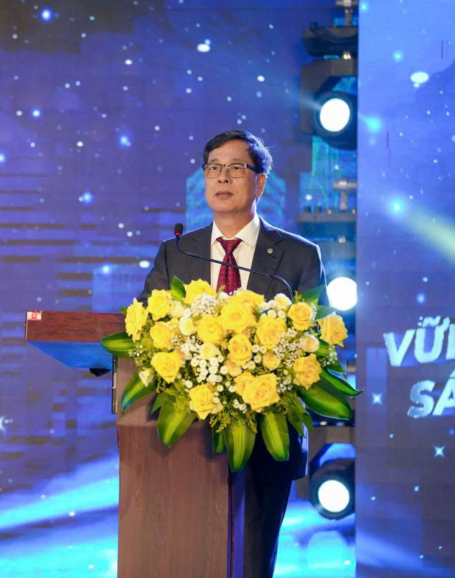 Vingroup tuyển dụng 25.000 nh&acirc;n sự cho loạt c&ocirc;ng tr&igrave;nh thế kỷ- Ảnh 1.