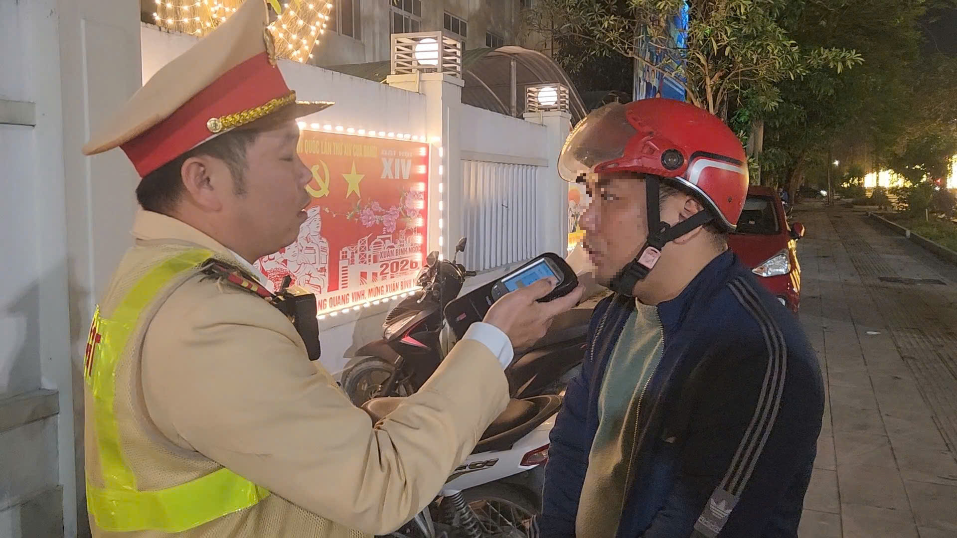 Kế hoạch 373 - "Quả đấm th&eacute;p" trấn &aacute;p vi phạm, tội phạm tr&ecirc;n c&aacute;c tuyến đường xứ Nghệ- Ảnh 6.