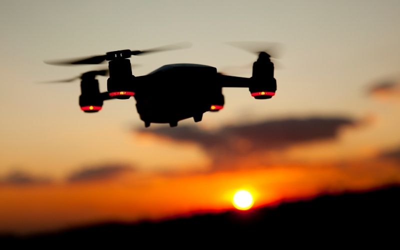 Drone x&acirc;m nhập khu vực cảng h&agrave;ng kh&ocirc;ng C&aacute;t Bi, h&agrave;ng loạt chuyến bay phải bay chờ- Ảnh 1.