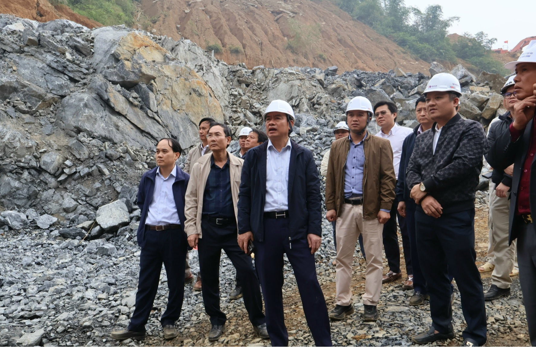 Ph&uacute; Thọ ch&uacute; trọng đầu tư giao th&ocirc;ng li&ecirc;n kết v&ugrave;ng tạo động lực ph&aacute;t triển kinh tế - x&atilde; hội- Ảnh 1.