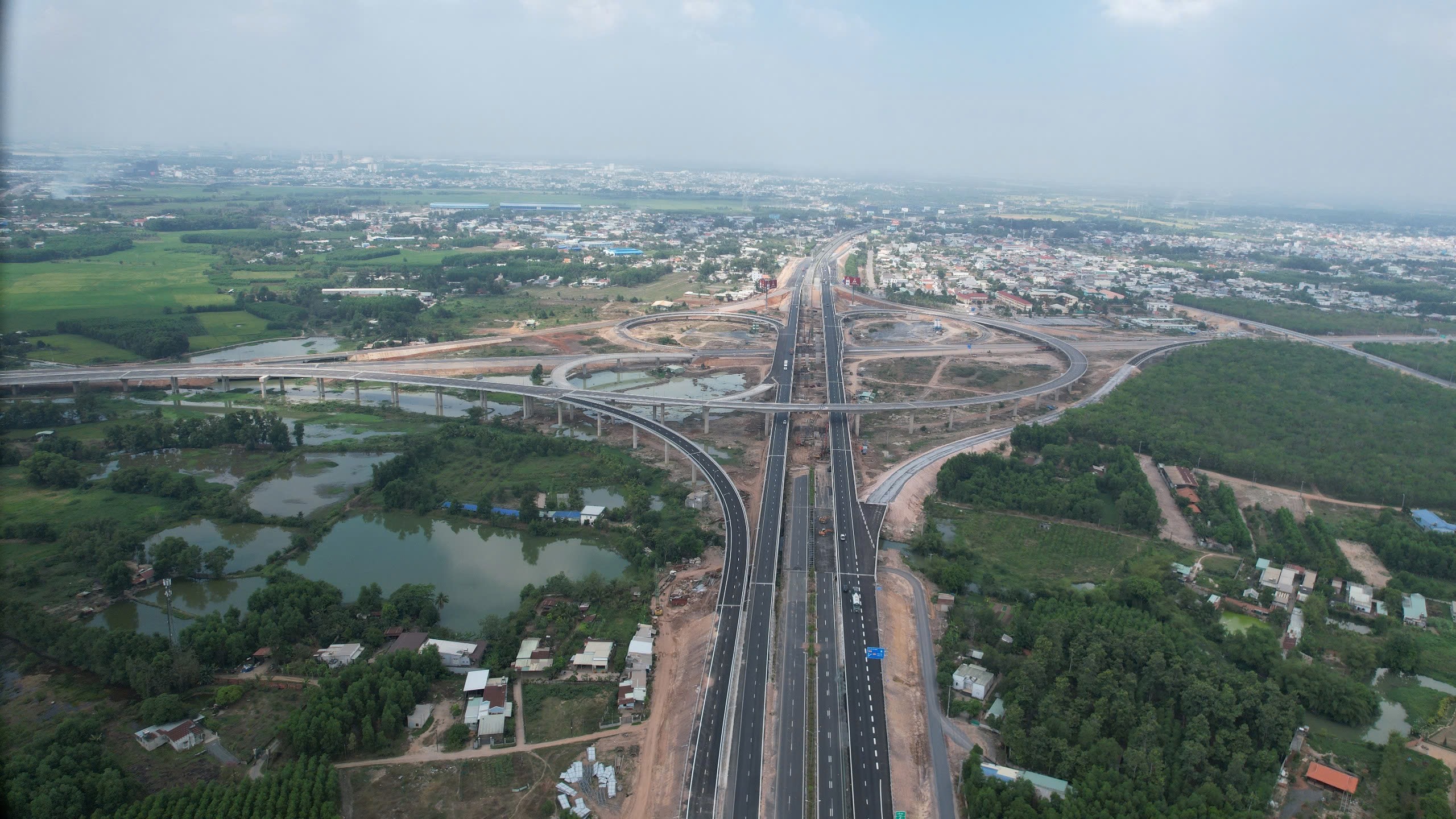 Đề xuất thông xe hai đoạn cao tốc Biên Hòa - Vũng Tàu cuối tháng 3- Ảnh 1. Đề xuất thông xe hai đoạn cao tốc Biên Hòa - Vũng Tàu cuối tháng 3- Ảnh 1.