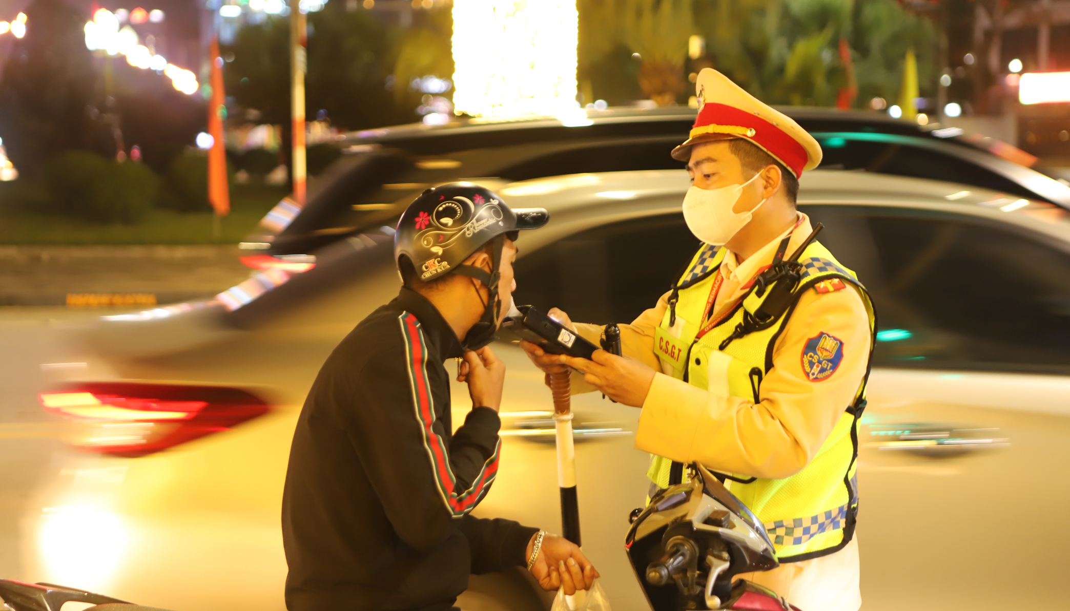 Kế hoạch 373 - "Quả đấm th&eacute;p" trấn &aacute;p vi phạm, tội phạm tr&ecirc;n c&aacute;c tuyến đường xứ Nghệ- Ảnh 3.