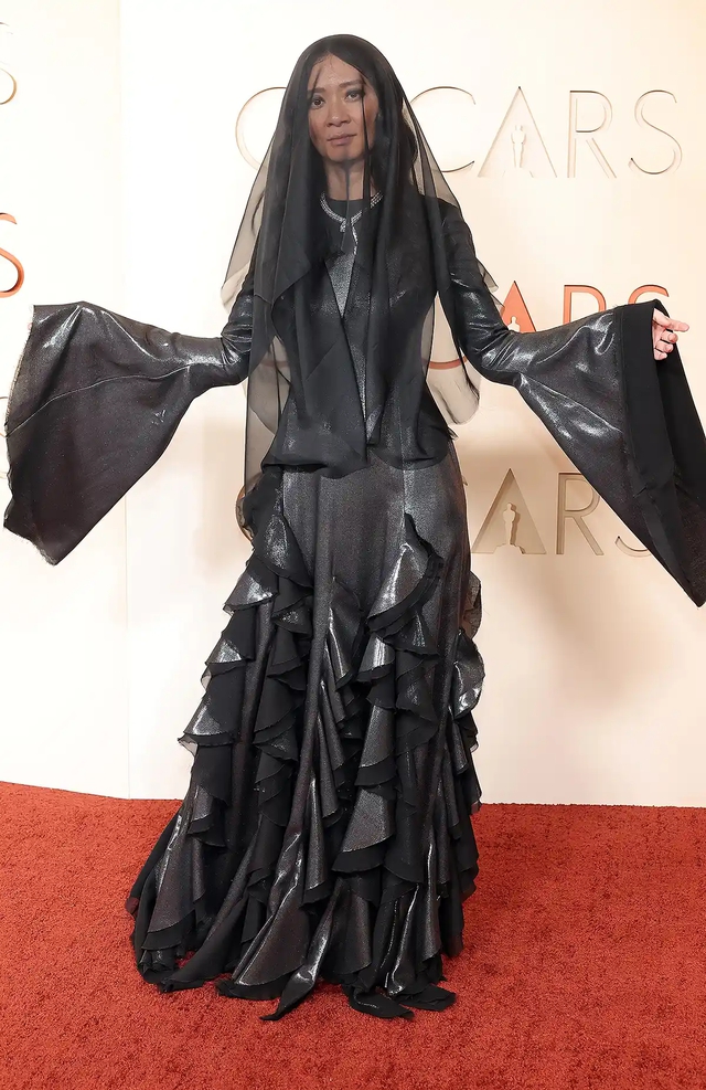 T&agrave;i tử, giai nh&acirc;n khoe sắc tr&ecirc;n thảm đỏ Lễ trao giải Oscar 2026- Ảnh 14.