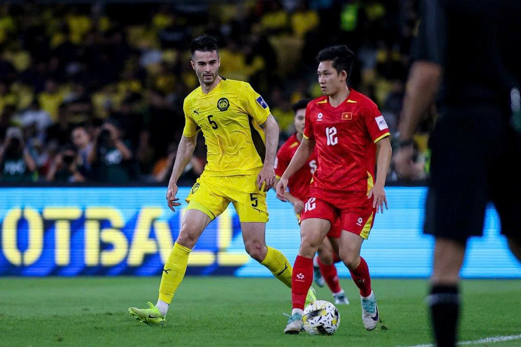 Tổng thư k&yacute; AFC tiết lộ l&yacute; do chưa đưa ra &aacute;n phạt cho b&oacute;ng đ&aacute; Malaysia- Ảnh 2.