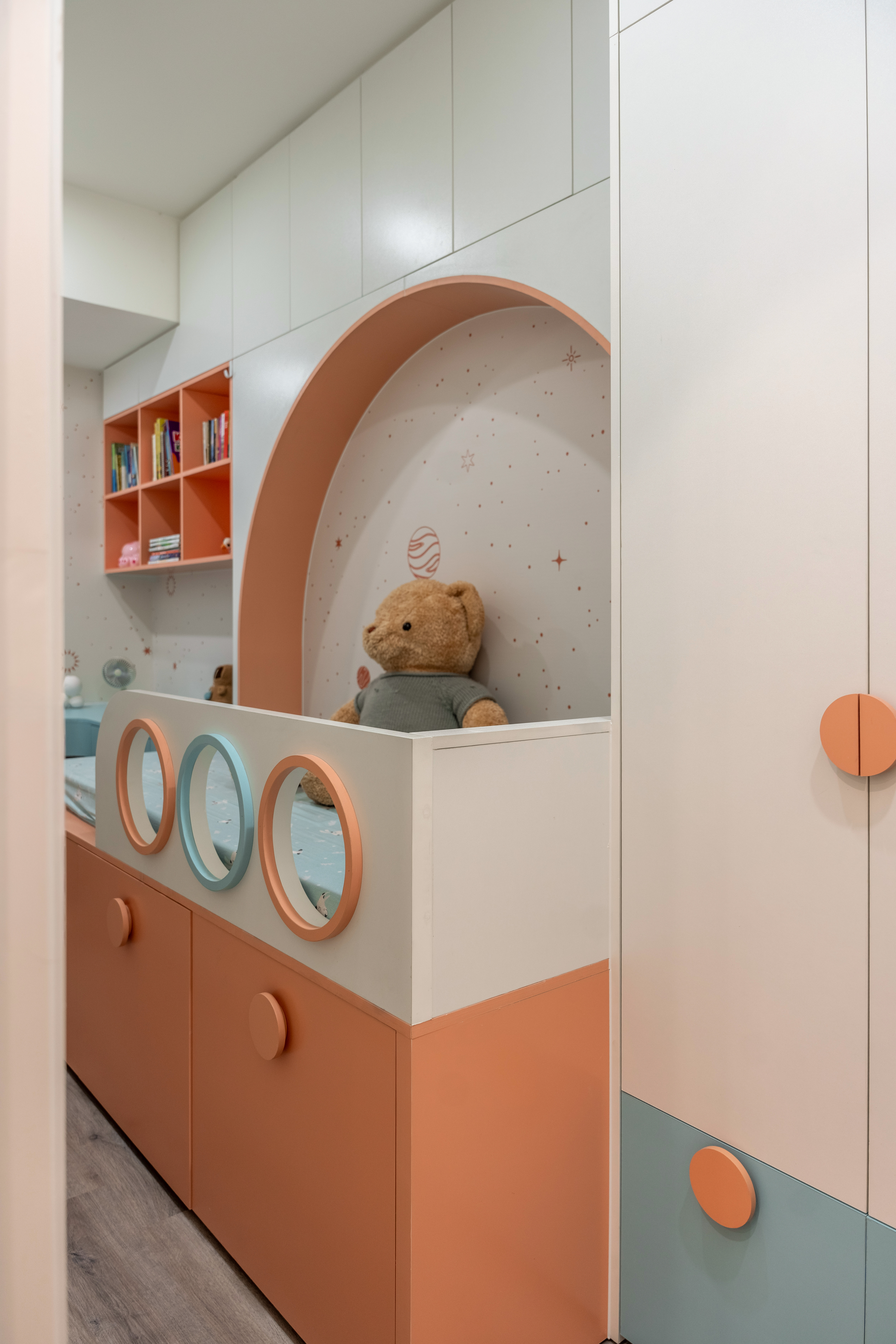 "Biến hình” căn hộ 70m² thành bốn phòng ngủ cho ba thế hệ như thế nào?- Ảnh 8.