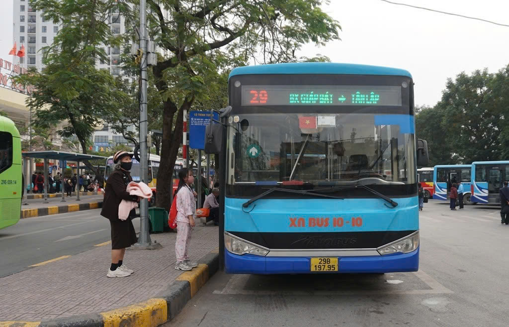 Gi&aacute; dầu diesel tăng mạnh, H&agrave; Nội kiến nghị đảm bảo nhi&ecirc;n liệu cho xe bu&yacute;t- Ảnh 1.