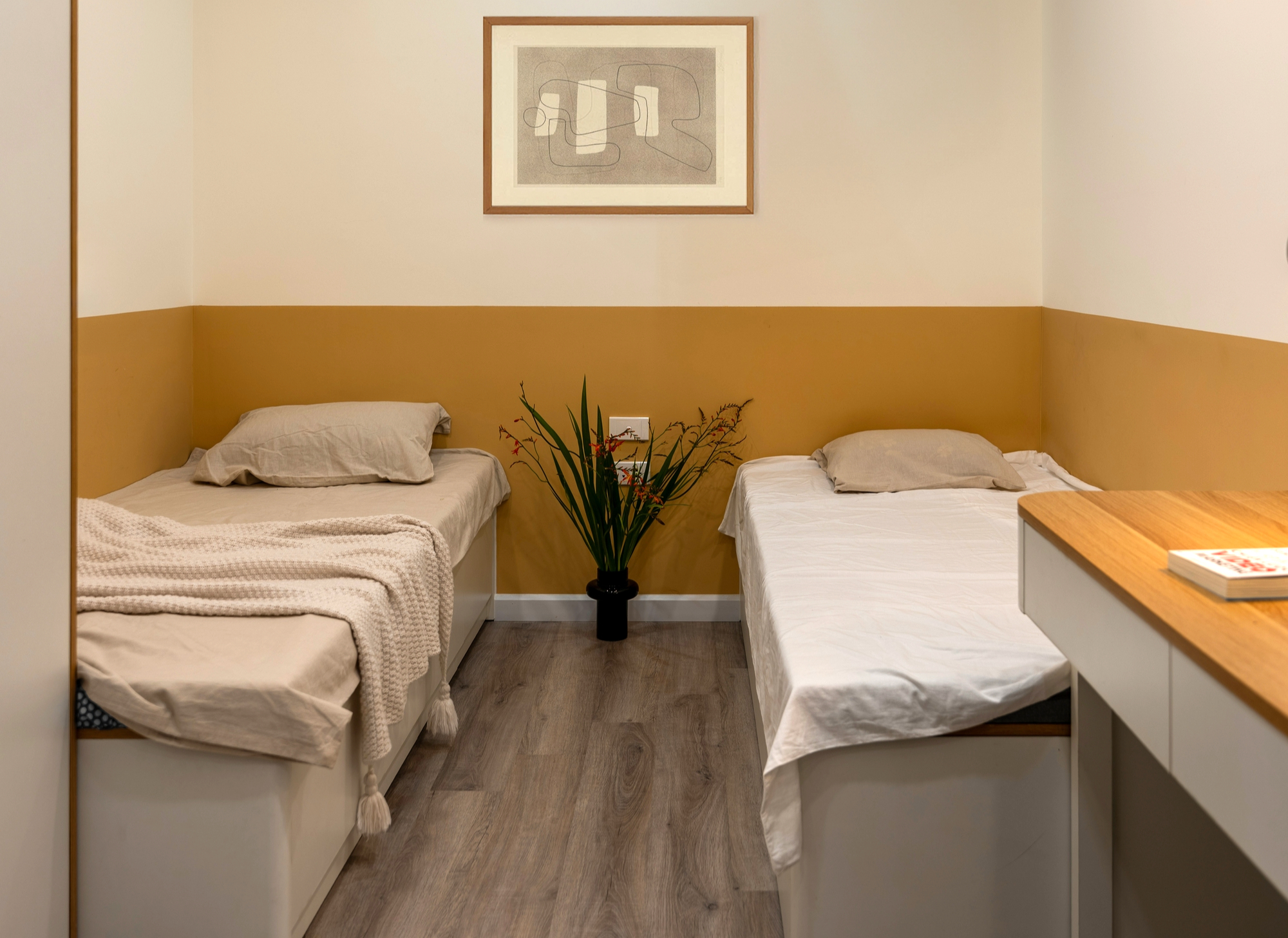 "Biến hình” căn hộ 70m² thành bốn phòng ngủ cho ba thế hệ như thế nào?- Ảnh 12.