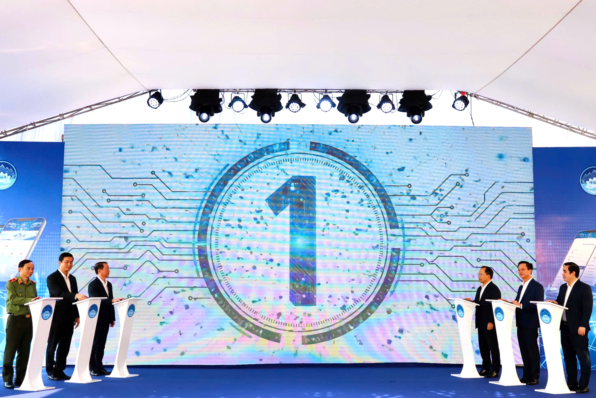 Hà Tĩnh: Ra mắt ứng dụng công dân số, tích hợp phản ánh hiện trường- Ảnh 2. Hà Tĩnh: Ra mắt ứng dụng công dân số, tích hợp phản ánh hiện trường- Ảnh 2.