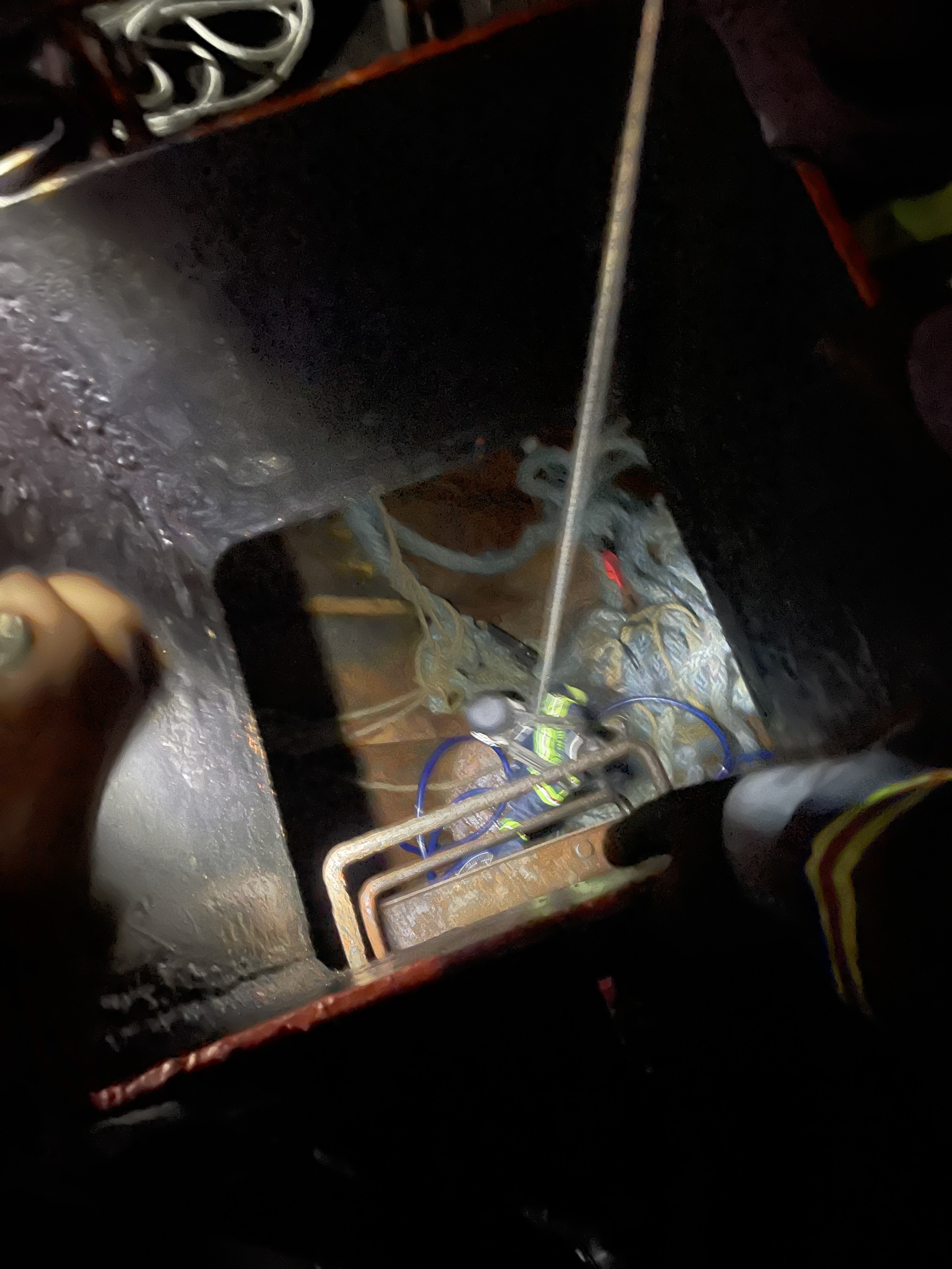 Khánh Hòa: Mắc kẹt trong hầm tàu hàng, 5 người thương vong- Ảnh 2. Khánh Hòa: Mắc kẹt trong hầm tàu hàng, 5 người thương vong- Ảnh 2.