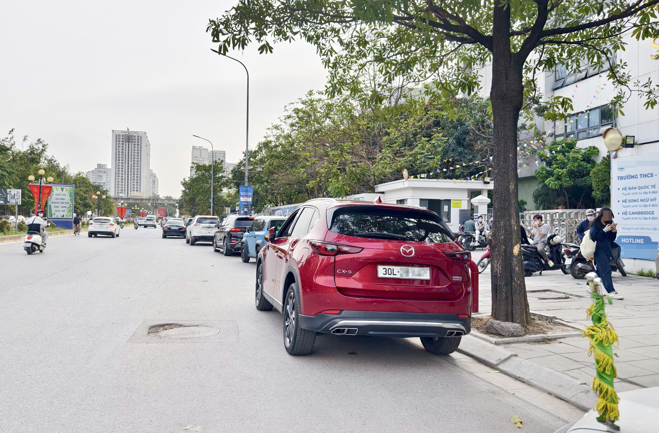 Cảnh s&aacute;t H&agrave; Nội test ma t&uacute;y v&agrave; nồng độ cồn t&agrave;i xế, siết chặt an to&agrave;n xe đưa đ&oacute;n học sinh- Ảnh 7.
