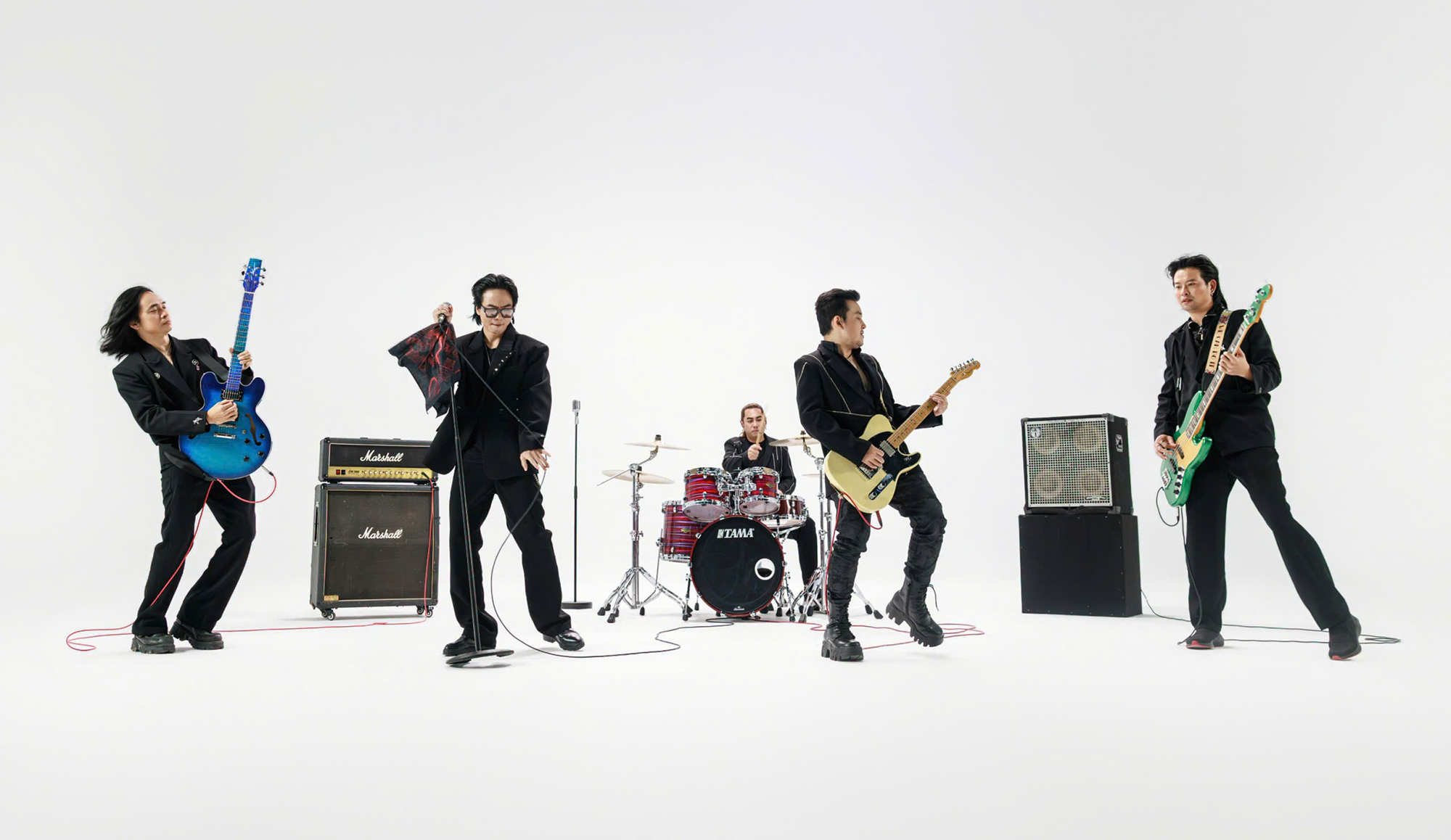 Guitarist Trần Tuấn H&ugrave;ng:  &ldquo;Chất&rdquo; của Bức Tường  l&agrave; sự ch&acirc;n th&agrave;nh- Ảnh 3.