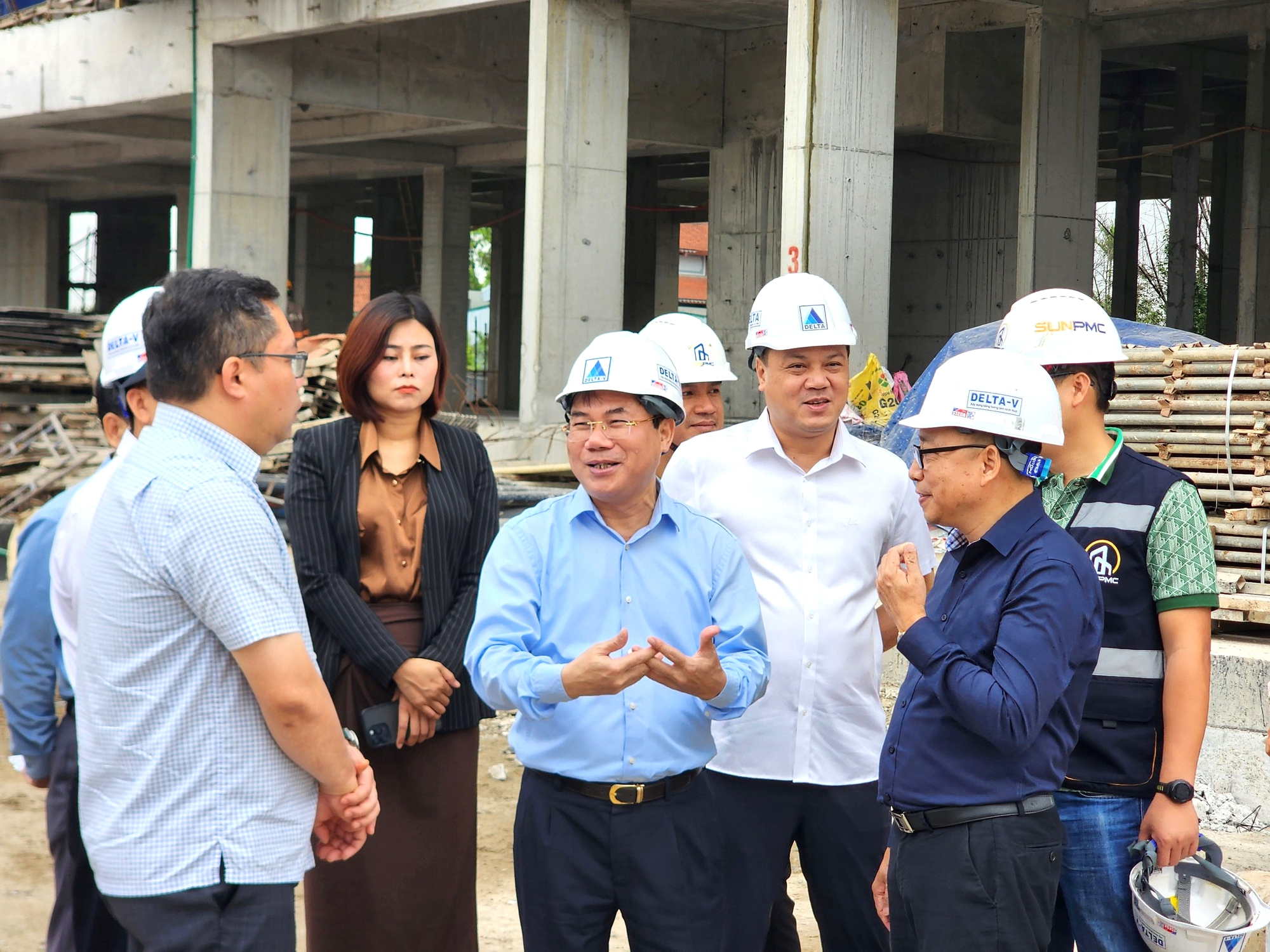 Thứ trưởng Nguyễn Văn Sinh: Ninh Bình cần chủ động để hoàn thành 6.000 căn nhà ở xã hội- Ảnh 5.