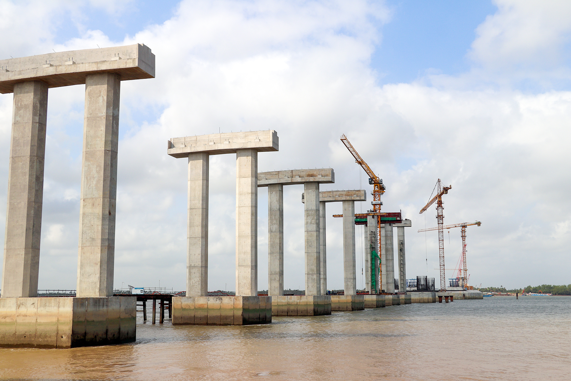 Cầu Đại Ng&atilde;i tăng tốc thi c&ocirc;ng, sớm nối liền đ&ocirc;i bờ s&ocirc;ng Hậu- Ảnh 3.