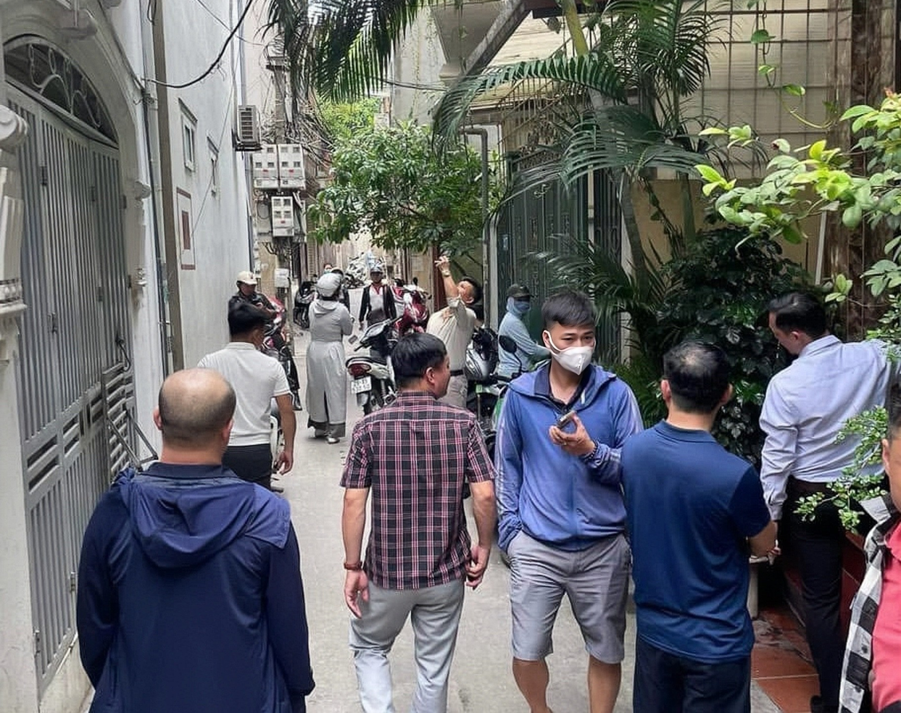 Nhà rao bán giá rẻ hơn thị trường, người mua có nên xuống tiền?- Ảnh 1.