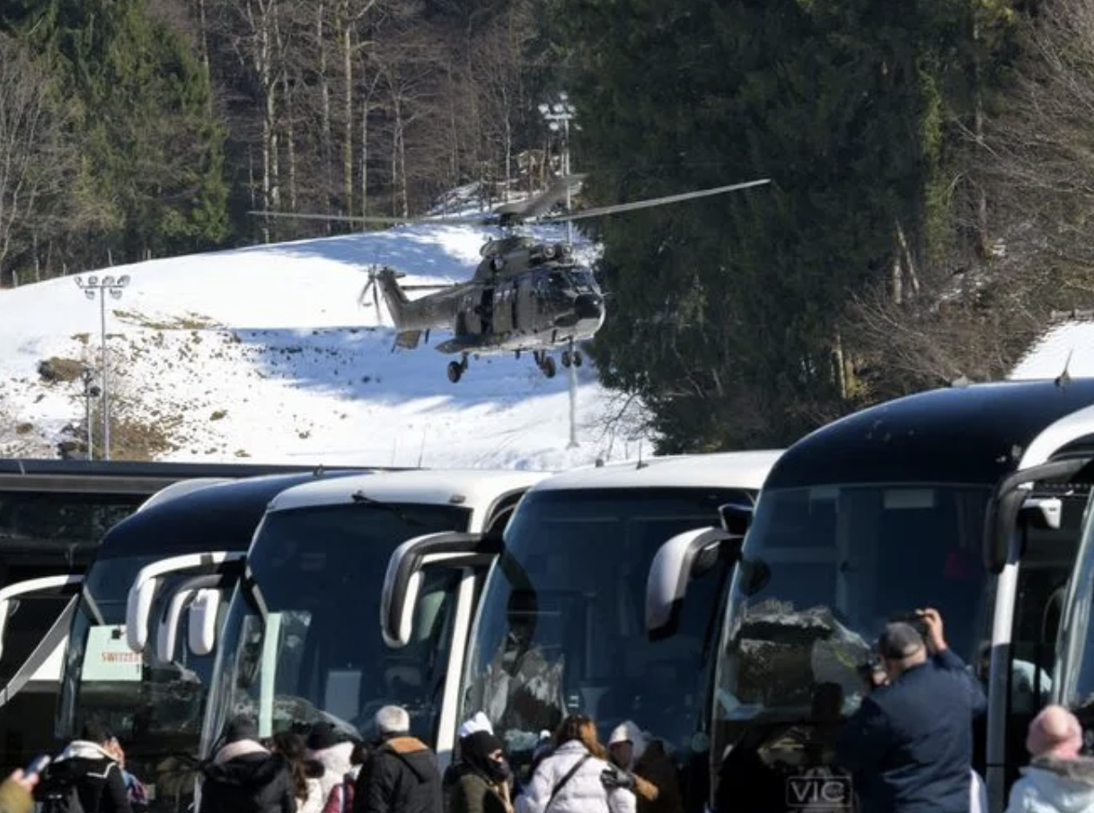 C&aacute;p treo rơi xuống sườn n&uacute;i ở Thụy Sĩ, 1 người thiệt mạng- Ảnh 1.