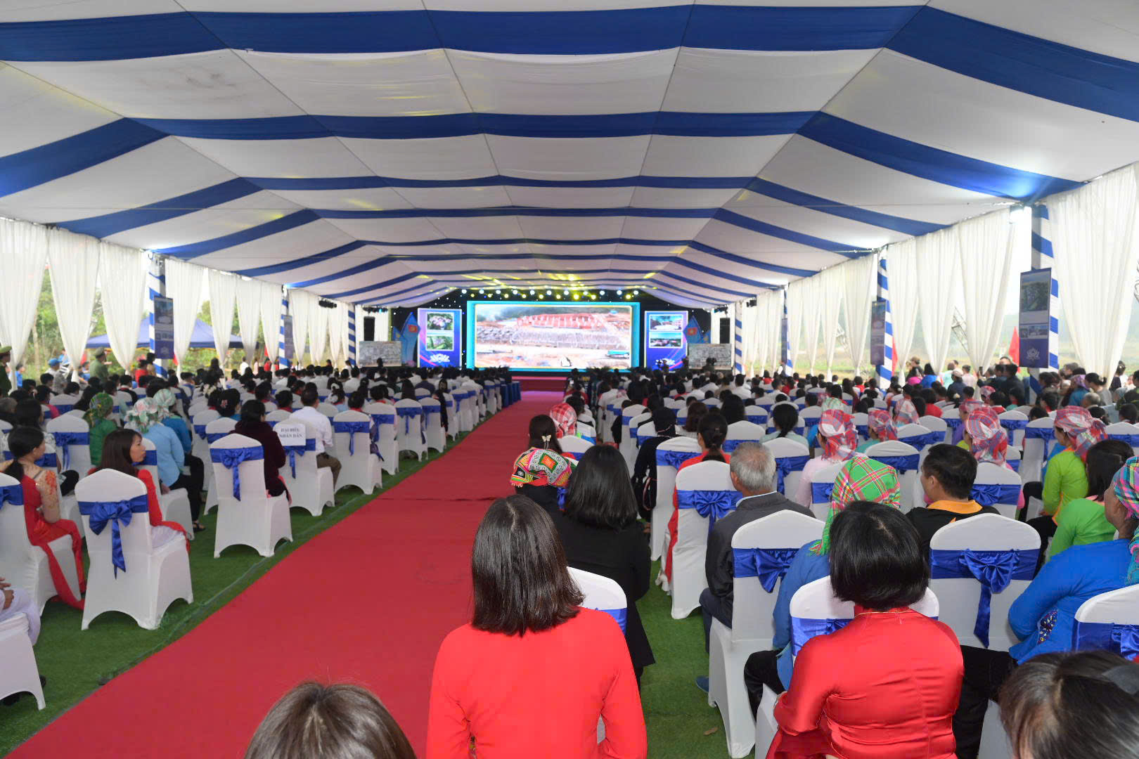 Nhiều tỉnh khởi c&ocirc;ng trường phổ th&ocirc;ng nội tr&uacute; cho c&aacute;c x&atilde; bi&ecirc;n giới - Ảnh 2.