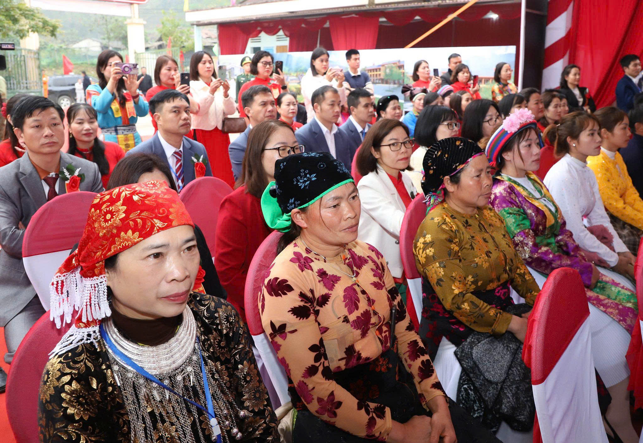 Nhiều tỉnh khởi c&ocirc;ng trường phổ th&ocirc;ng nội tr&uacute; cho c&aacute;c x&atilde; bi&ecirc;n giới - Ảnh 8.