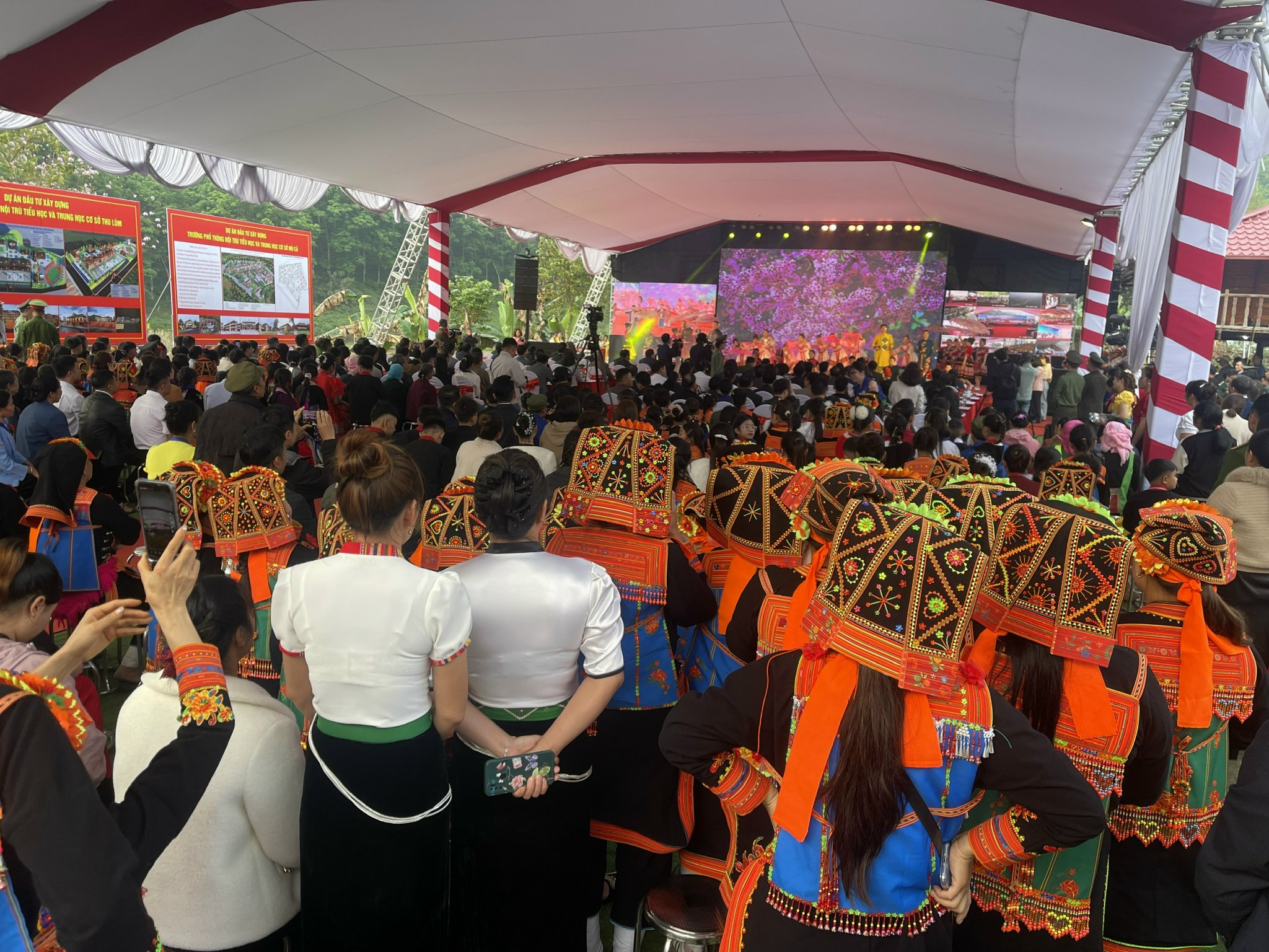 Nhiều tỉnh khởi c&ocirc;ng trường phổ th&ocirc;ng nội tr&uacute; cho c&aacute;c x&atilde; bi&ecirc;n giới - Ảnh 7.