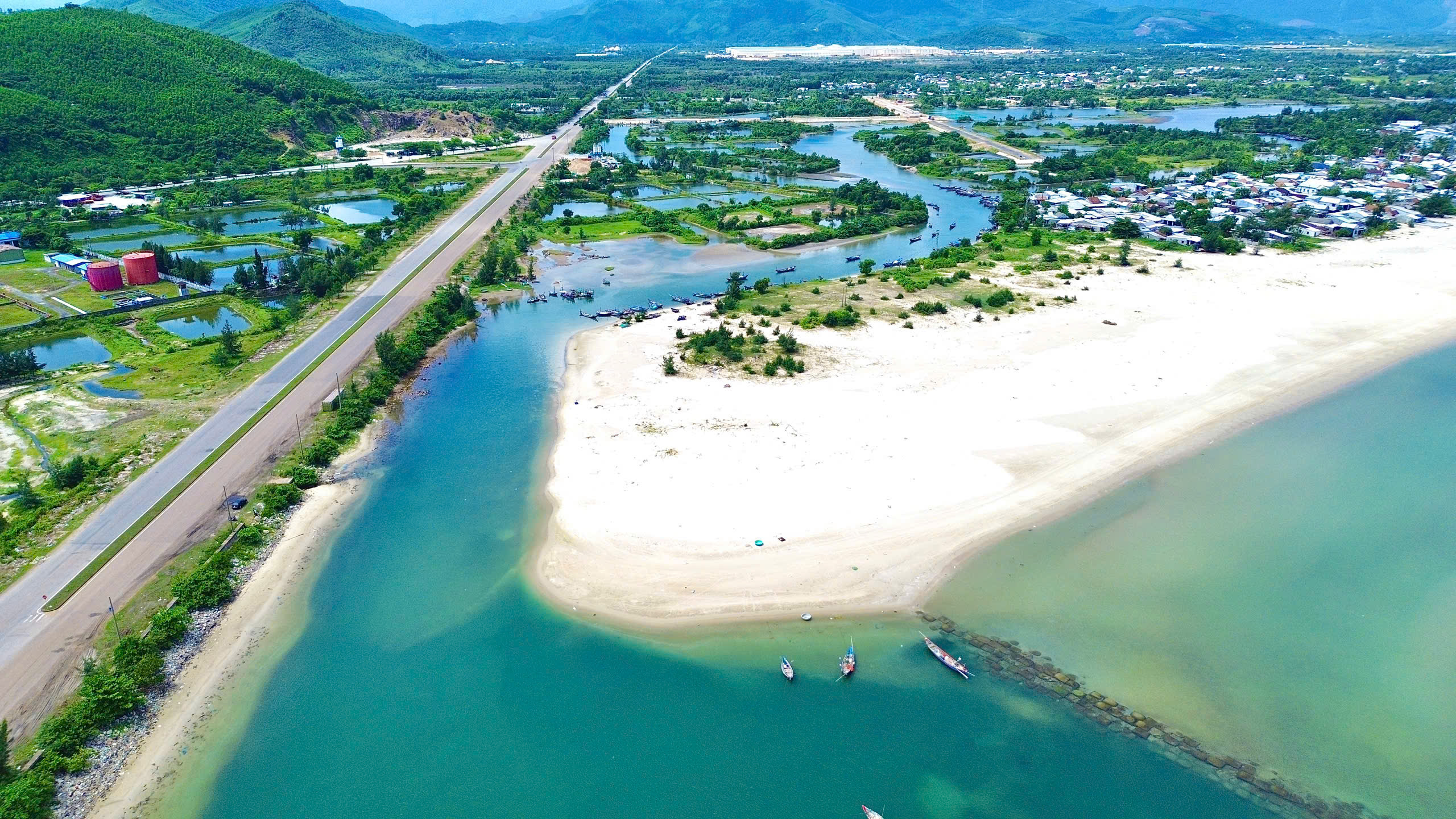 Huế: Sẽ x&acirc;y dựng trung t&acirc;m logistics hiện đại ở Khu Ch&acirc;n M&acirc;y - Lăng C&ocirc;- Ảnh 1.