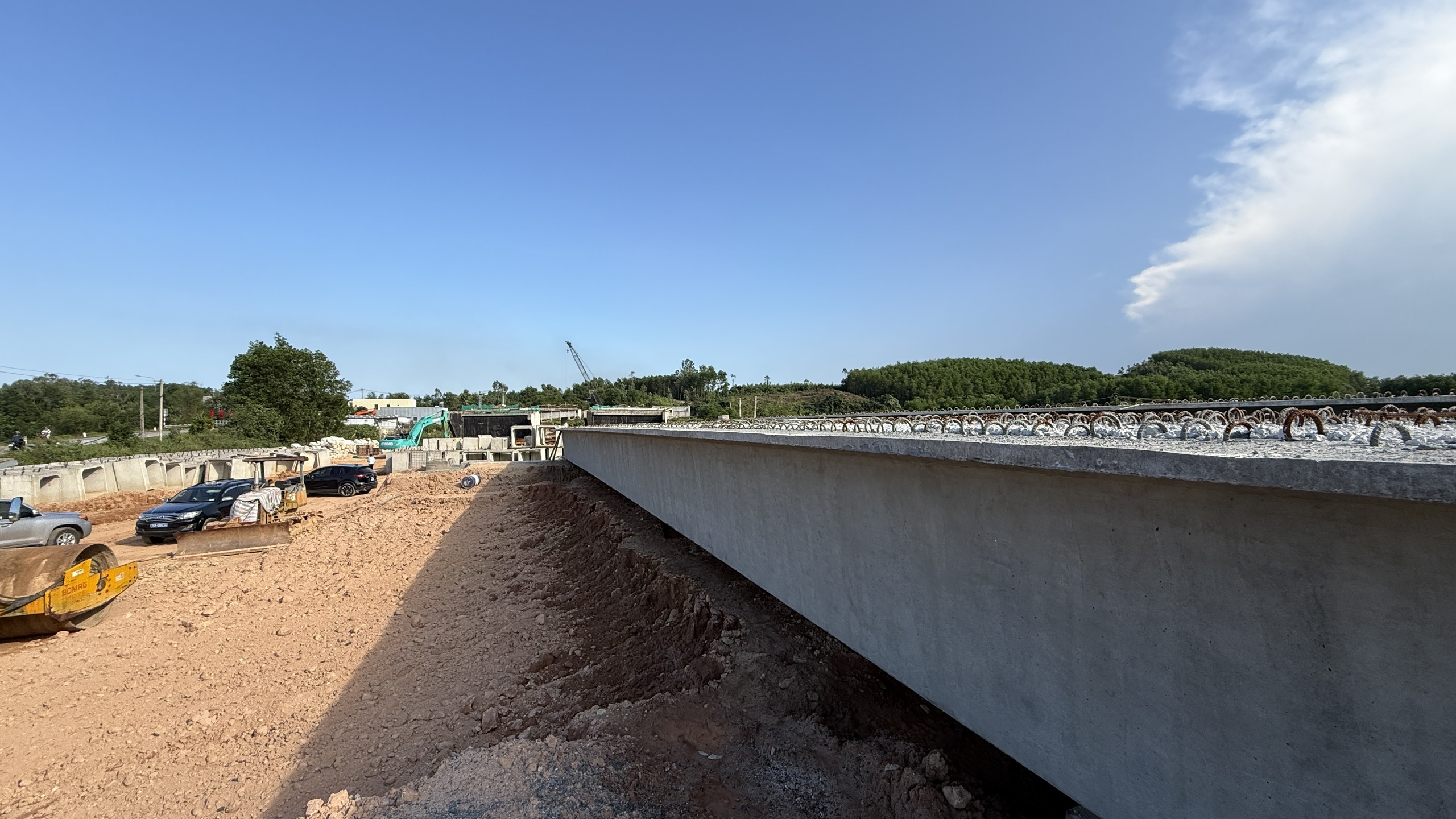 Quảng Ng&atilde;i: Mặt bằng x&ocirc;i đỗ, dự &aacute;n đường 3.500 tỷ triển khai &igrave; ạch- Ảnh 4.