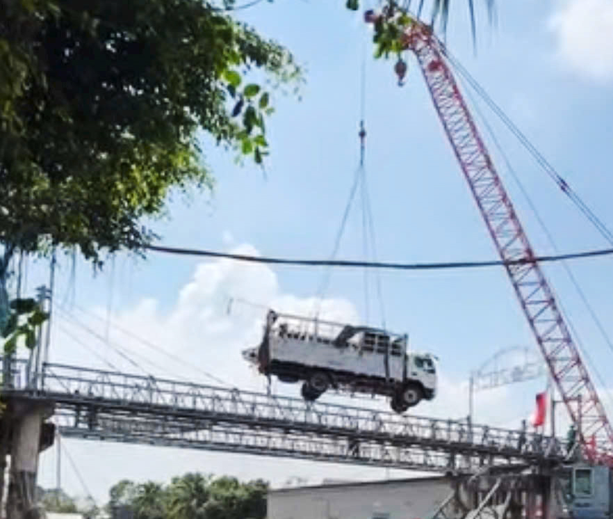 Xe qu&aacute; tải l&agrave;m sập cầu 30 Th&aacute;ng 4 ở Cần Thơ: Xử l&yacute; t&agrave;i xế v&agrave; doanh nghiệp vi phạm- Ảnh 2.