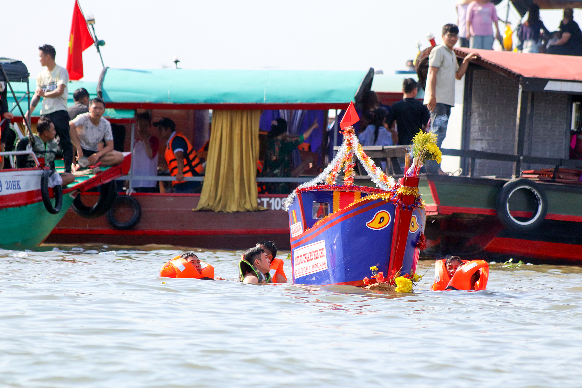 Cần Thơ: Đặc sắc lễ hội tống &ocirc;n hơn 100 năm ở X&oacute;m Ch&agrave;i- Ảnh 4.
