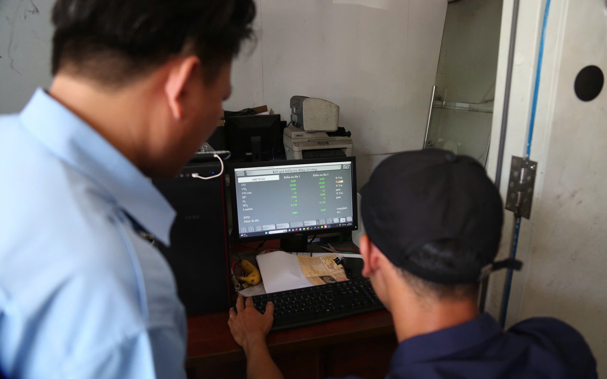 TP.HCM: Ng&agrave;y đầu cấp đăng kiểm điện tử, hệ thống qu&aacute; tải, hồ sơ xử l&yacute; chậm