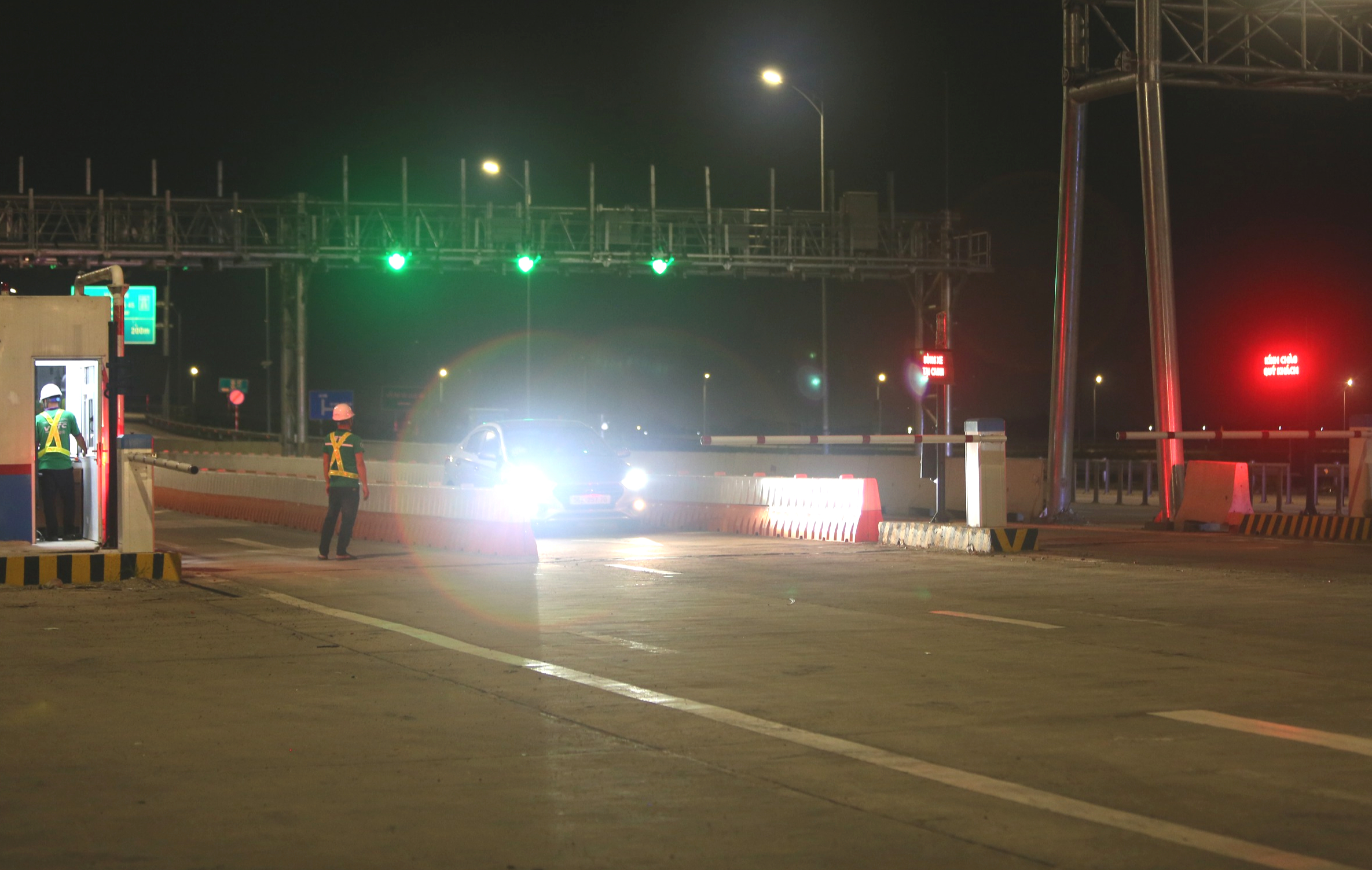 Thu ph&iacute; cao tốc từ Ninh B&igrave;nh v&agrave;o Nghệ An: Mức ph&iacute; hợp l&yacute;, lượng xe kh&ocirc;ng giảm- Ảnh 1.