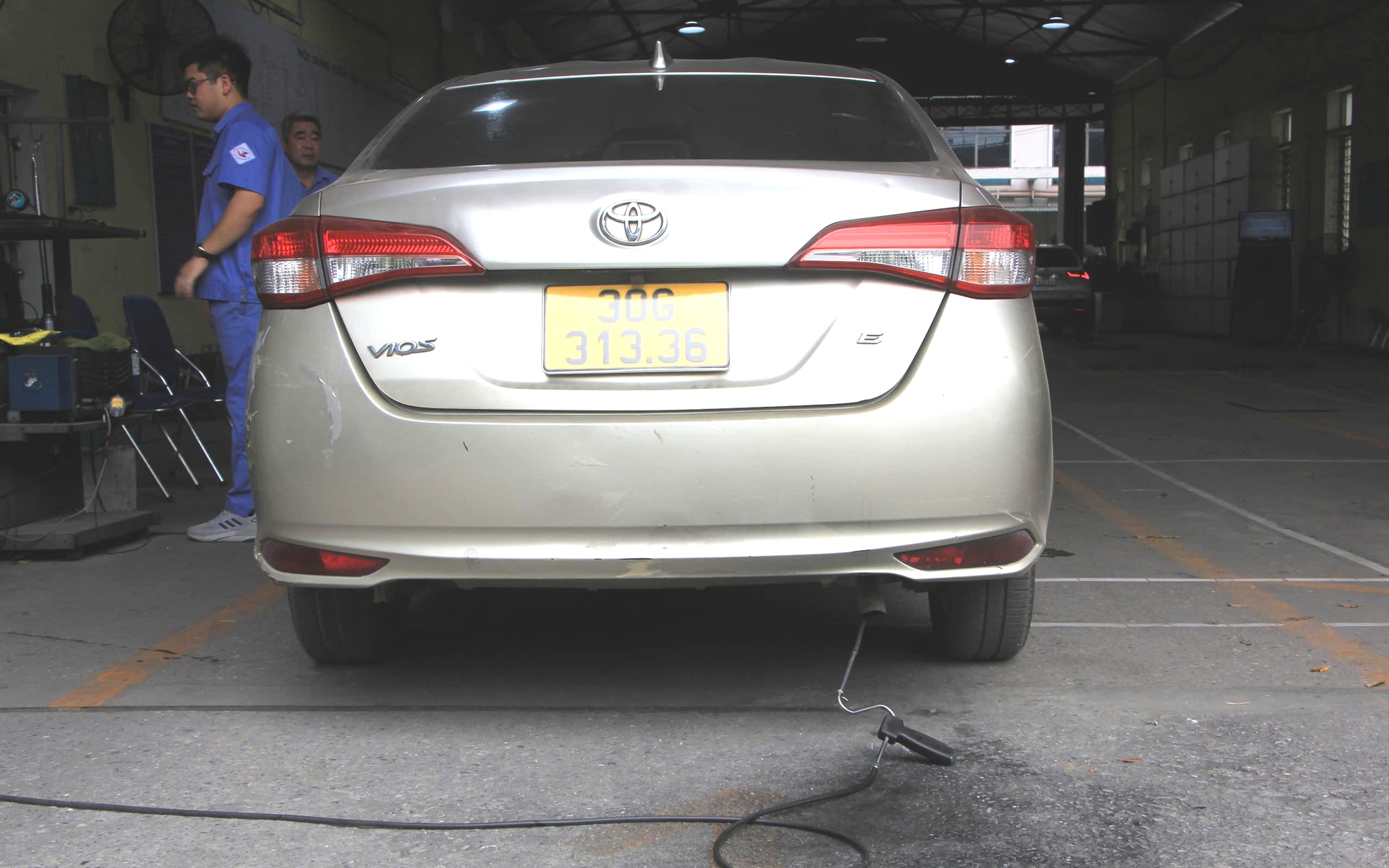 Ng&agrave;y đầu kiểm định kh&iacute; thải theo quy tr&igrave;nh mới: Chủ xe phấn khởi, nhiều xe đạt chuẩn cao