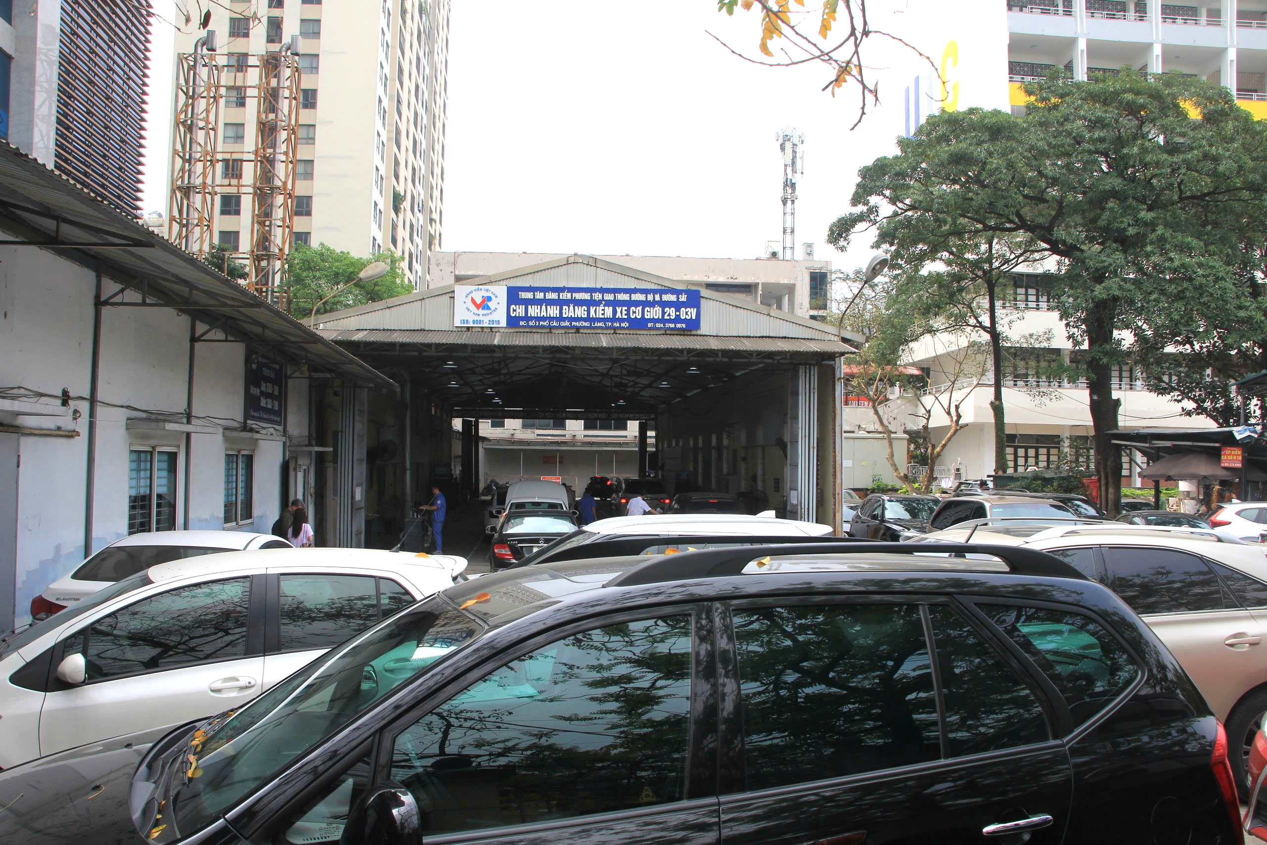 Ng&agrave;y đầu kiểm định kh&iacute; thải theo quy tr&igrave;nh mới: Chủ xe phấn khởi, nhiều xe đạt chuẩn cao- Ảnh 11.