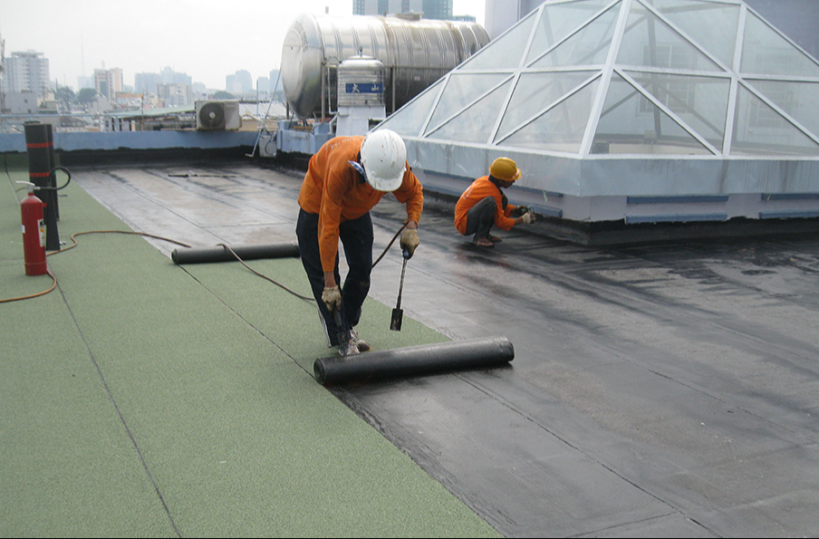 Thị trường vật liệu chống thấm “hút khách” khi Hà Nội bước vào cao điểm nồm ẩm- Ảnh 2. C:\Users\HP\Downloads\thi-cong-chong-tham-1.jpg