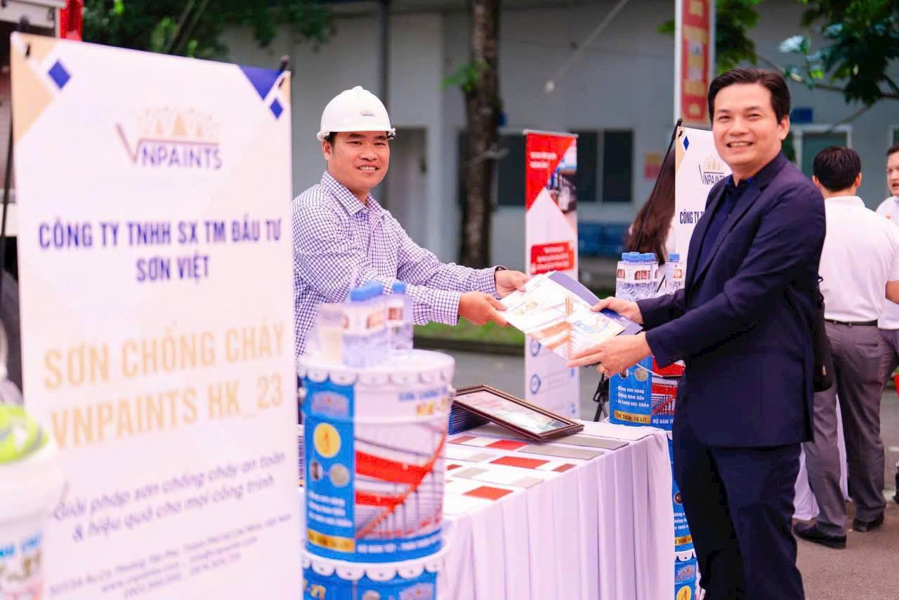 Siết chuẩn PCCC năm 2026: Sơn Việt và giải pháp sơn chống cháy cho công trình kết cấu thép- Ảnh 3. Siết chuẩn PCCC năm 2026: Sơn Việt và giải pháp sơn chống cháy cho công trình kết cấu thép- Ảnh 3.