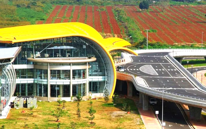 Lâm Đồng: Giải bài toán duy trì dòng khách khi sân bay Liên Khương tạm đóng cửa- Ảnh 1. Lâm Đồng: Giải bài toán duy trì dòng khách khi sân bay Liên Khương tạm đóng cửa- Ảnh 1.