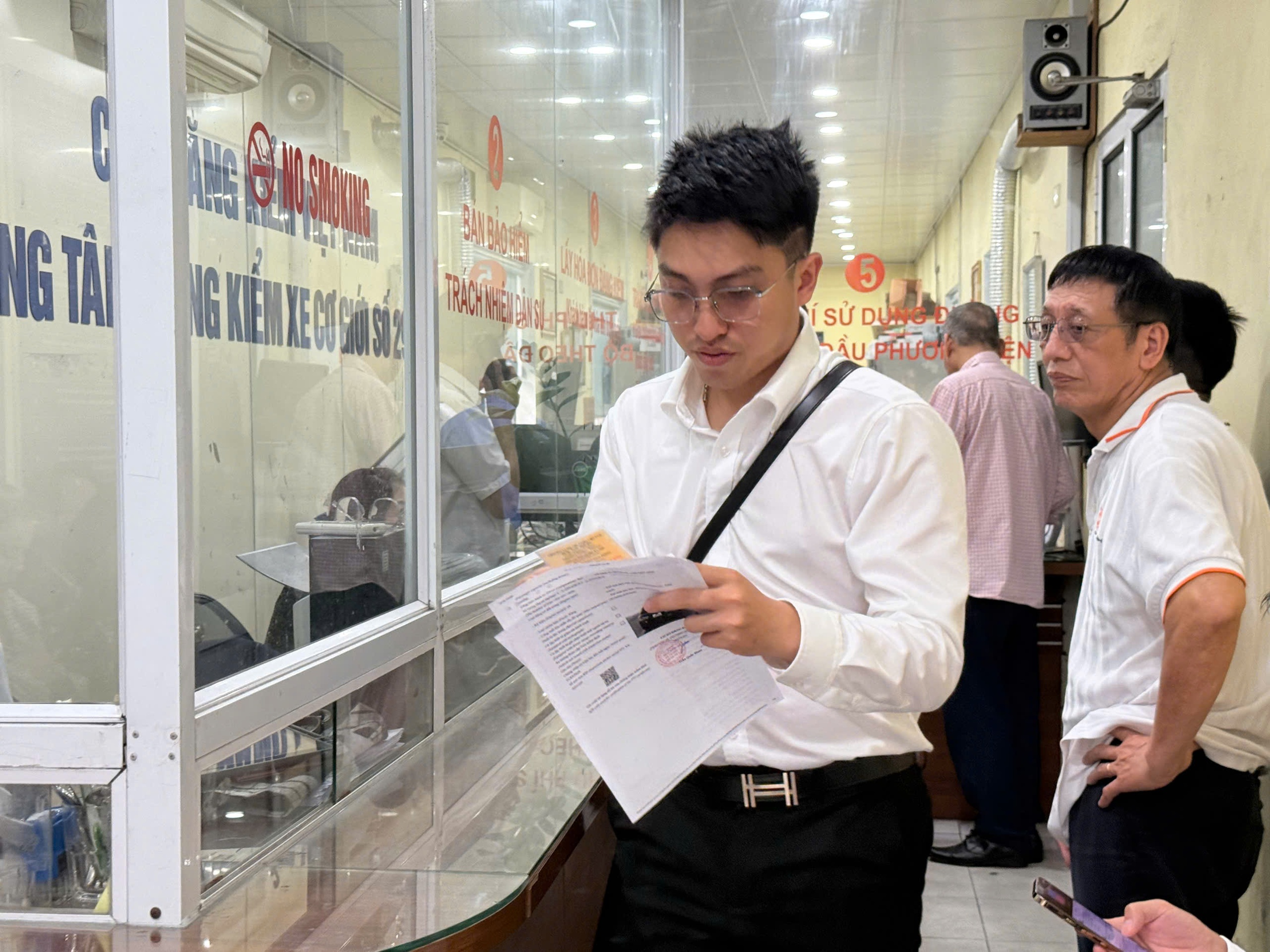 Khẩn trương khắc phục lỗi, đẩy nhanh cấp giấy chứng nhận kiểm định điện tử cho người d&acirc;n- Ảnh 3.