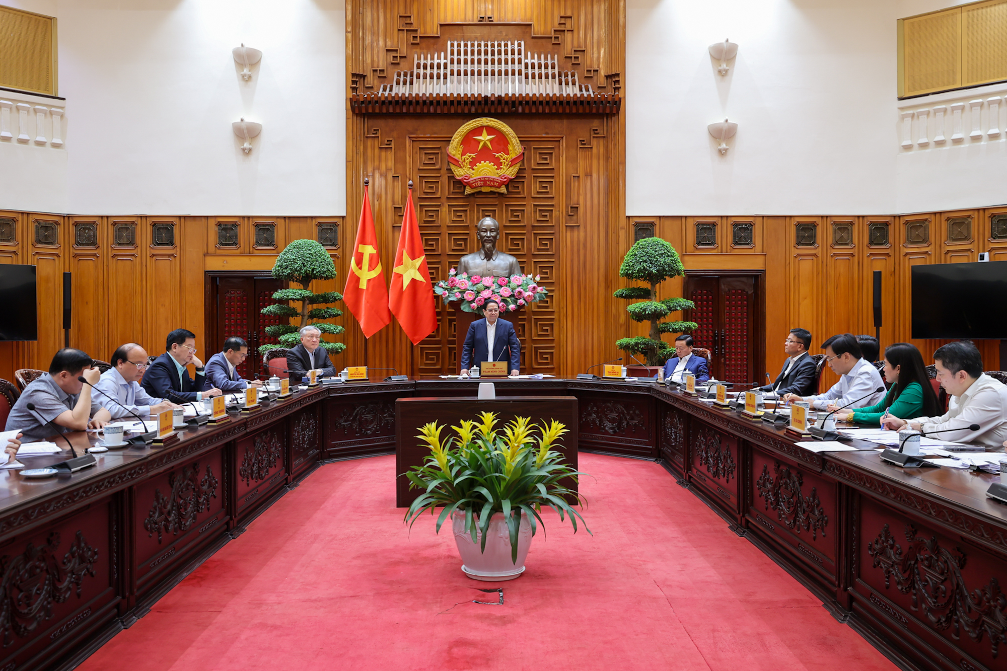 Thủ tướng: Mở rộng đối tượng, n&acirc;ng mức thu nhập được thụ hưởng nh&agrave; ở x&atilde; hội- Ảnh 2.